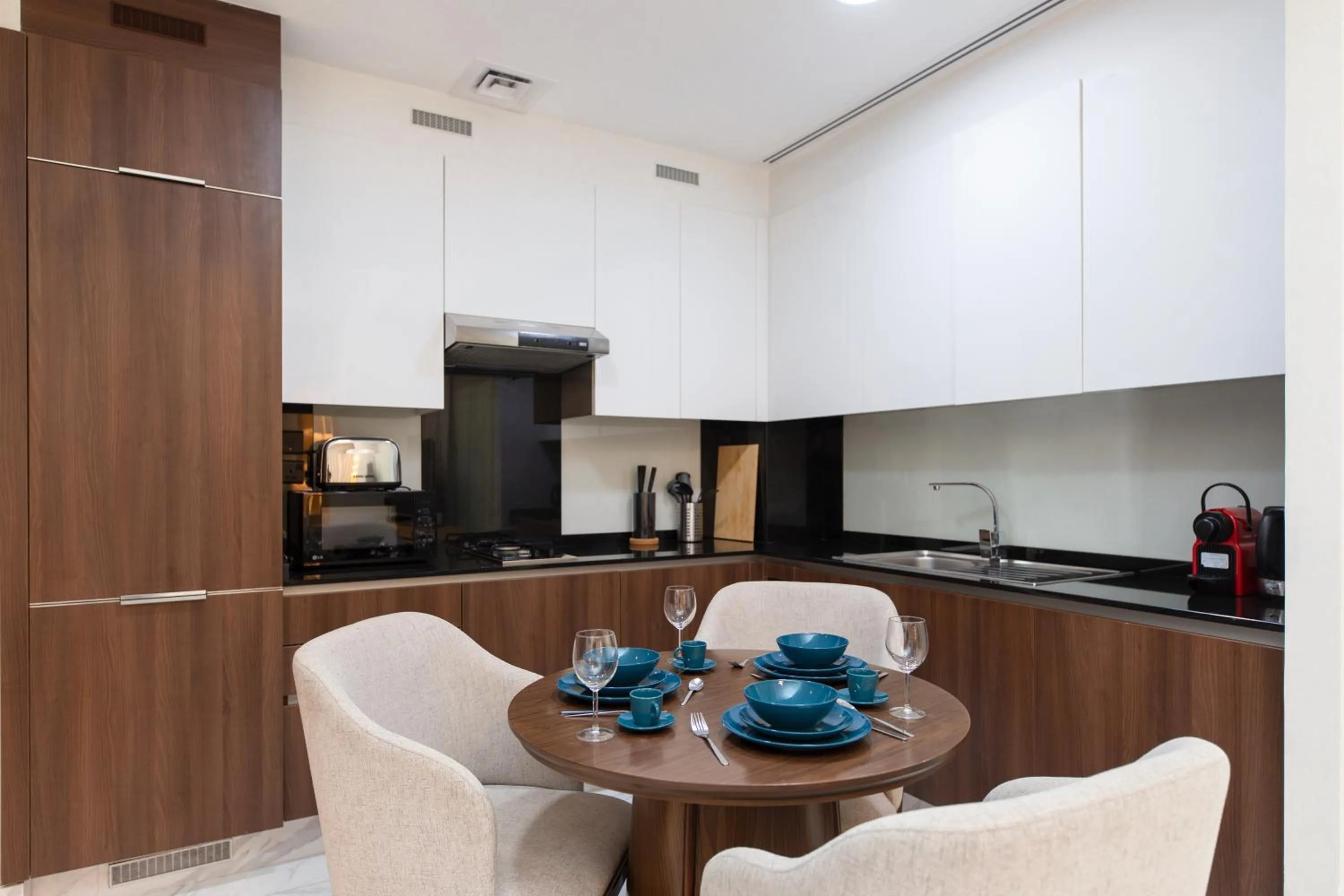 Seating area in SIMPLY COMFORT in J ONE Tower