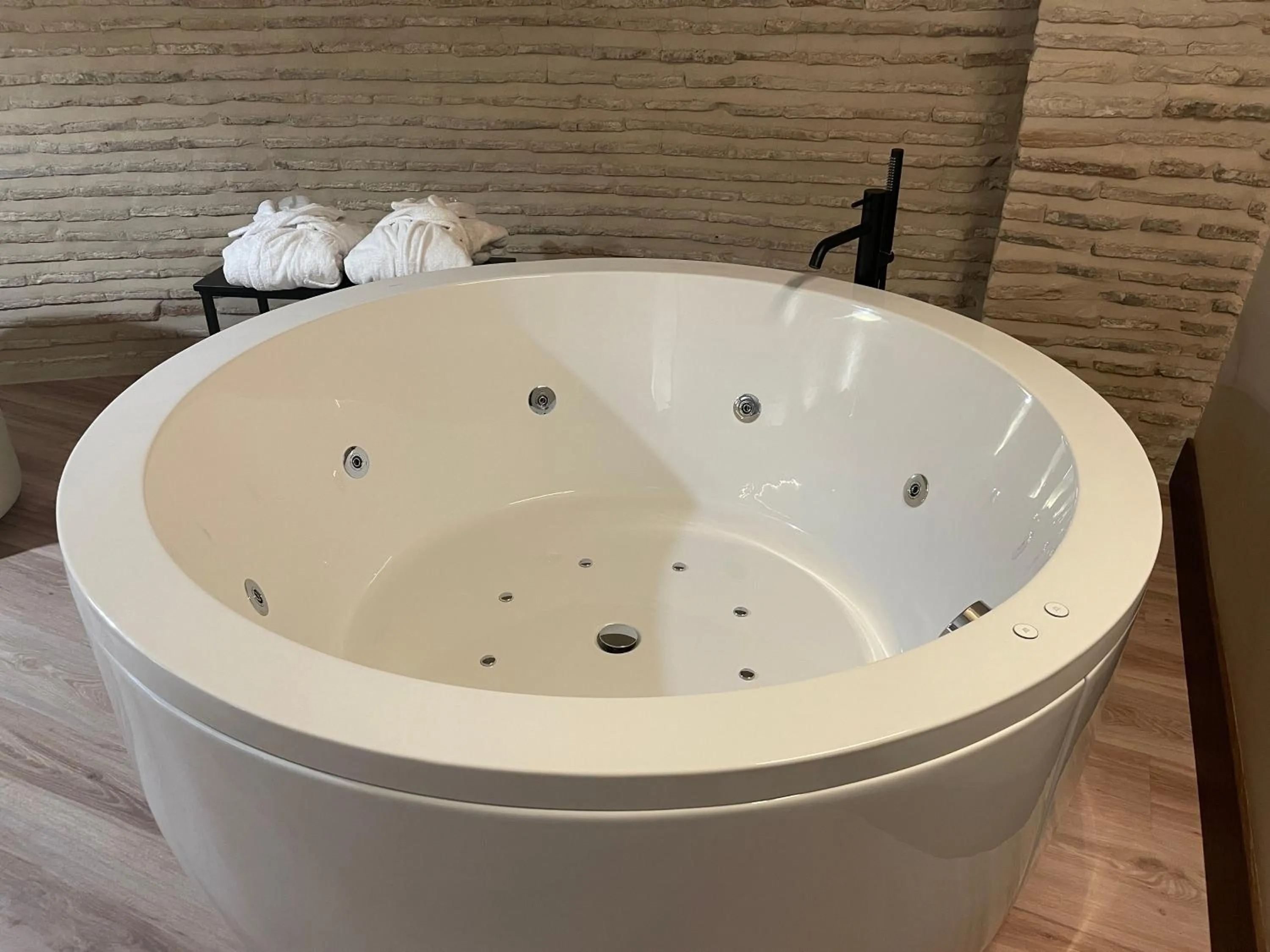 Hot Tub in Hotel Maria Cristina