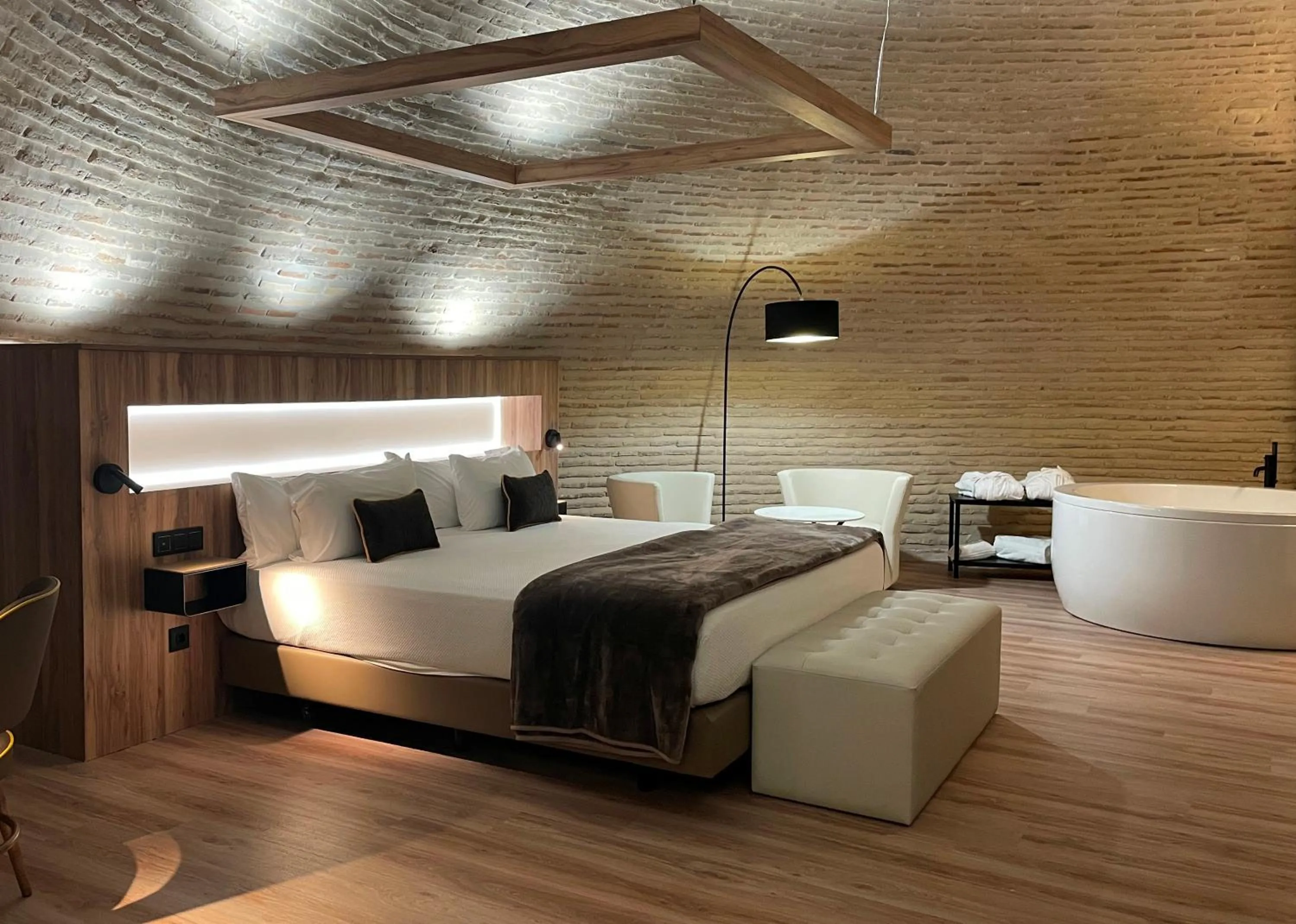 Photo of the whole room, Bed in Hotel Maria Cristina