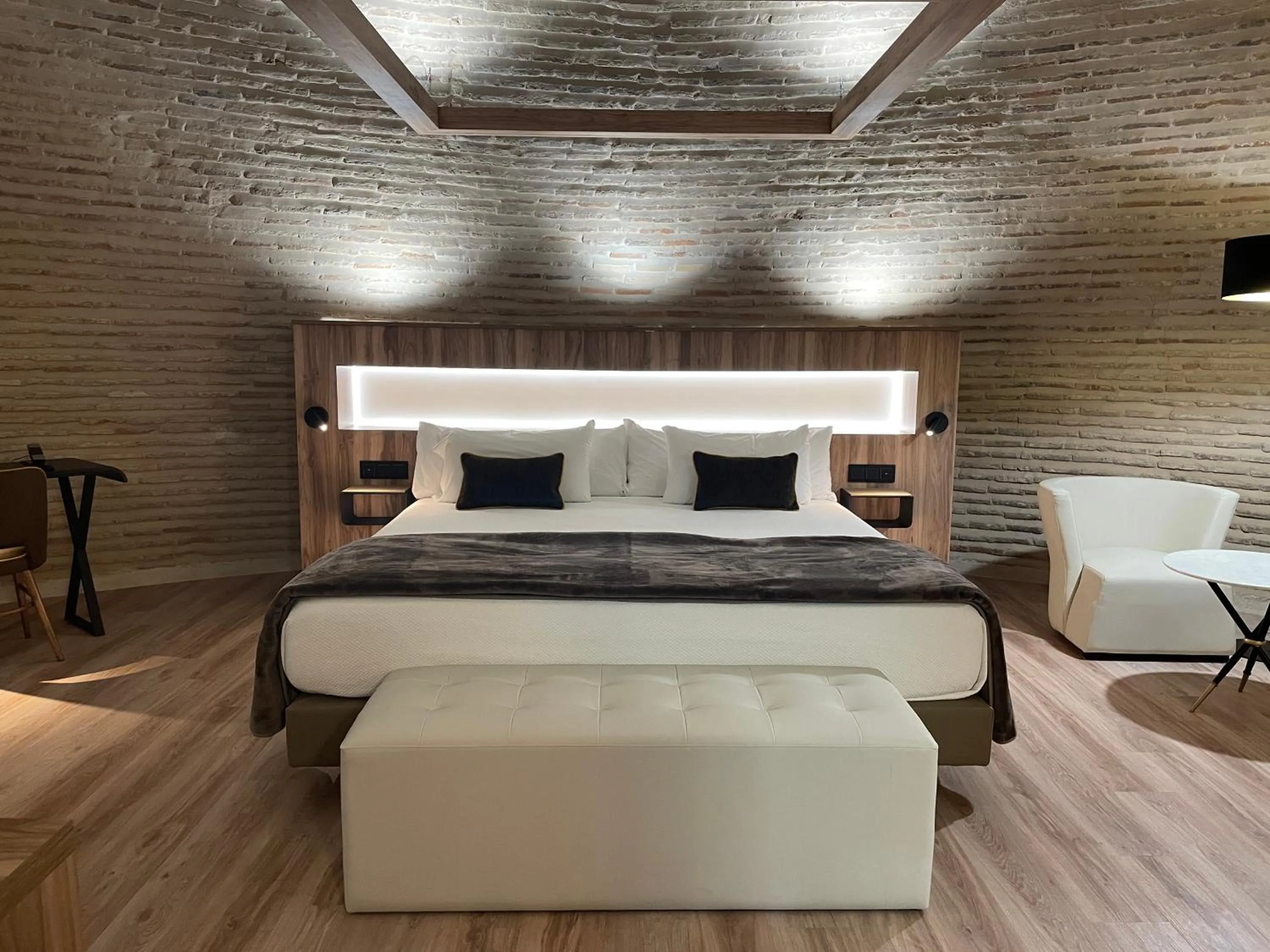 Photo of the whole room, Bed in Hotel Maria Cristina