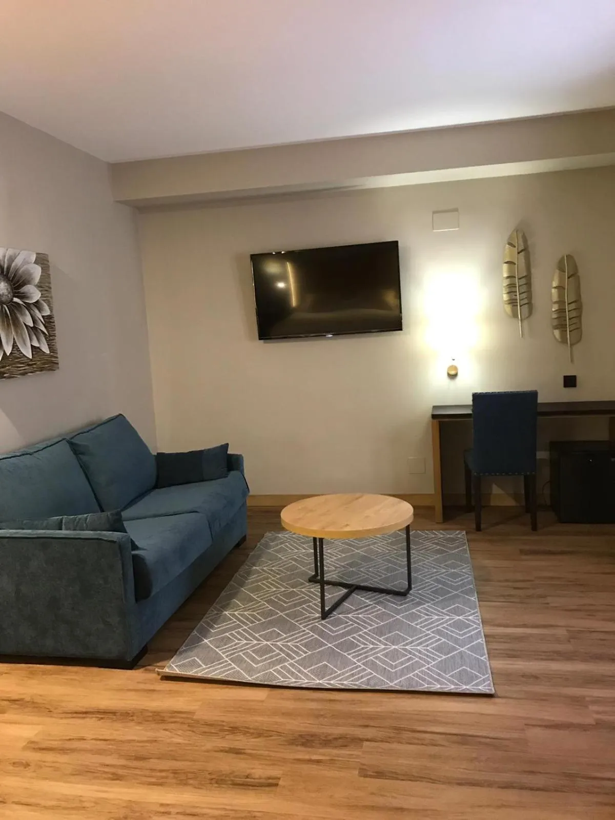 Seating area in Hotel Zentral Mayoral