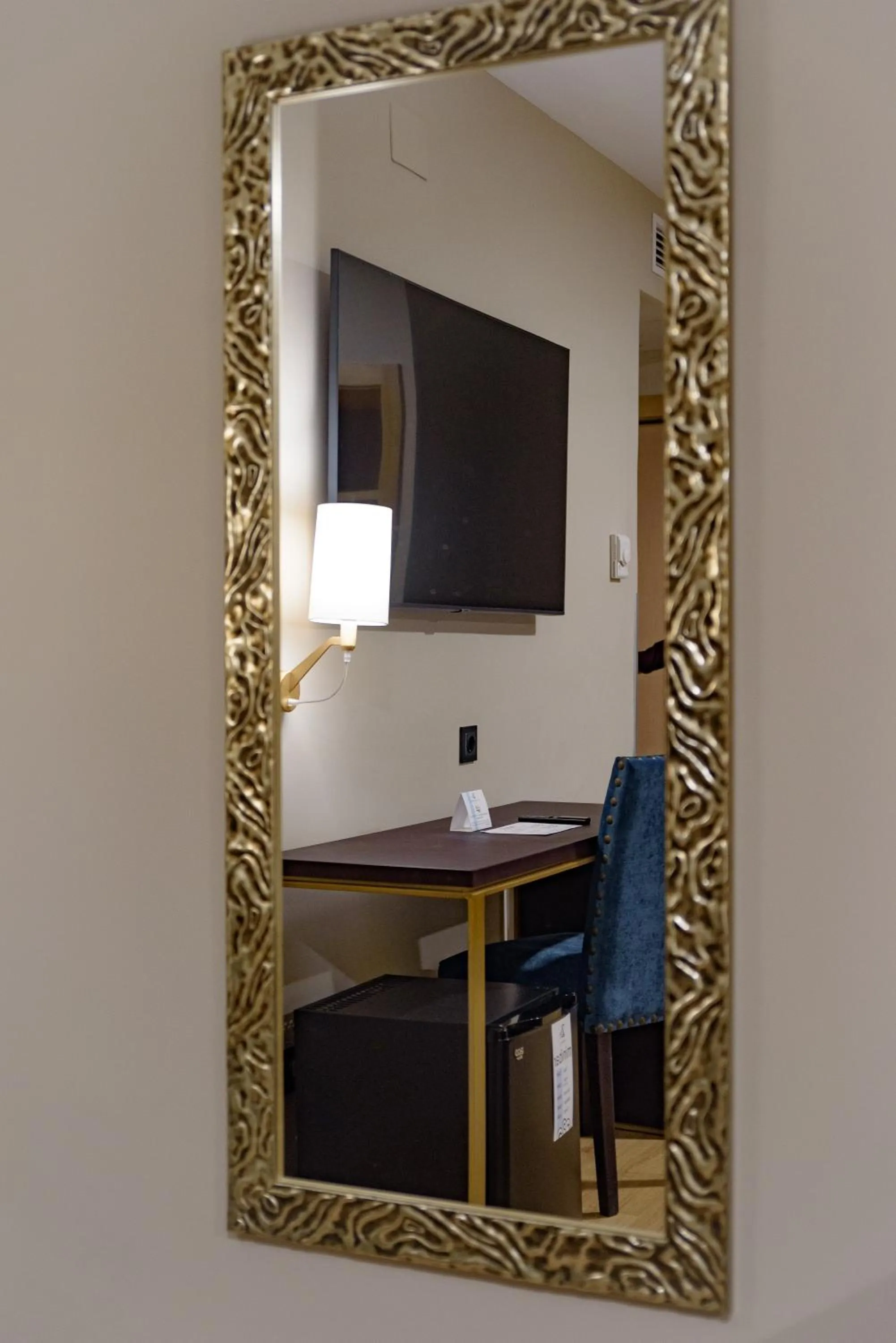 Bedroom in Hotel Zentral Mayoral