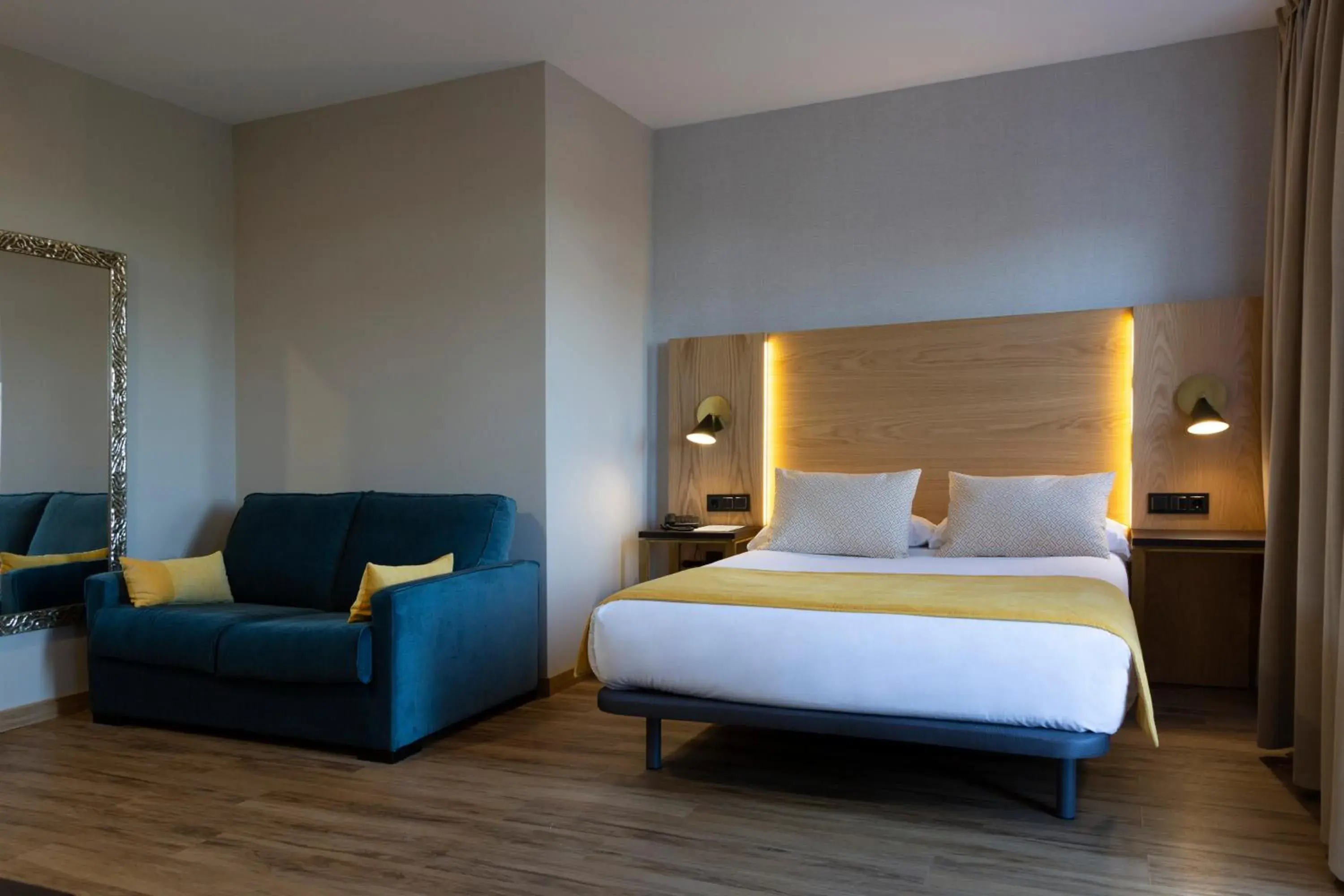 Double Room with Terrace in Hotel Zentral Mayoral Double Room with Terrace in Hotel Zentral Mayoral