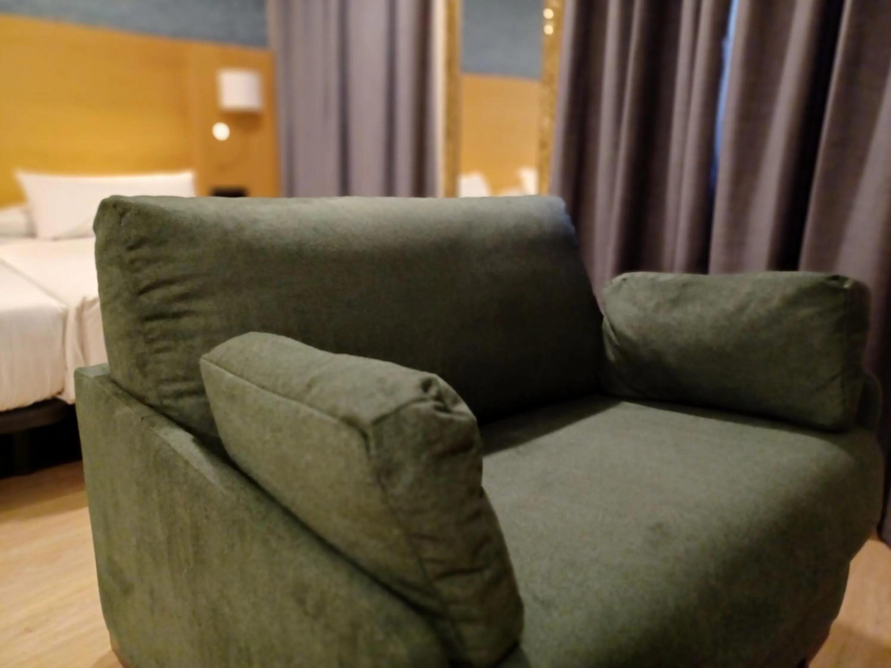 Bed in Hotel Zentral Mayoral