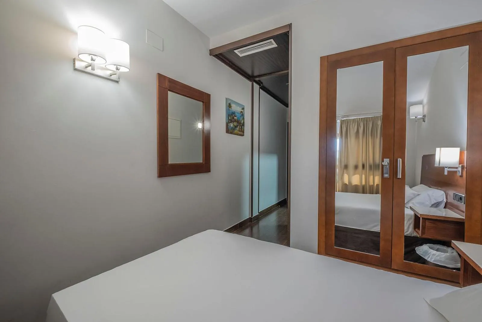 Photo of the whole room, Bed in Hotel Hidalgo