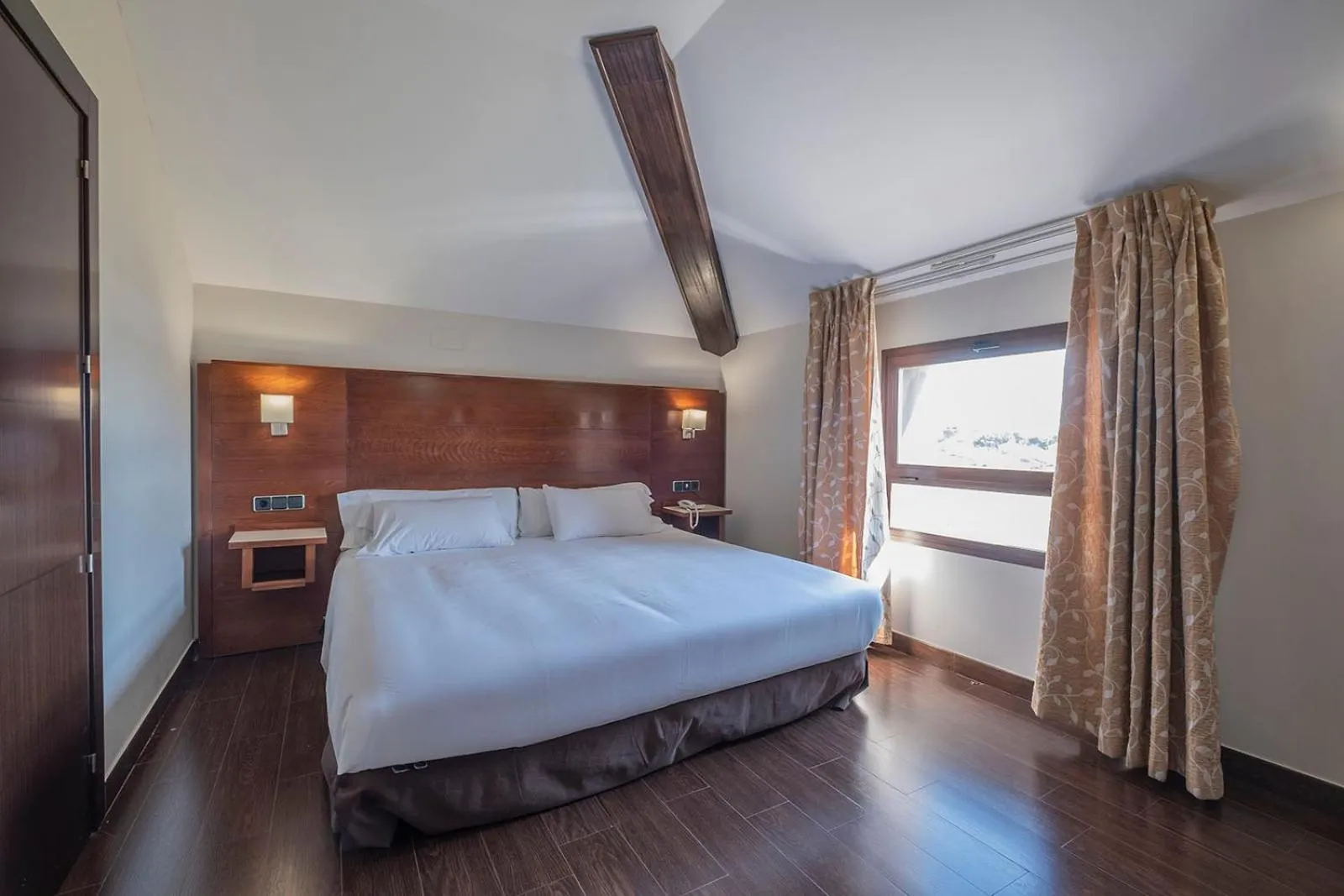 Photo of the whole room, Bed in Hotel Hidalgo