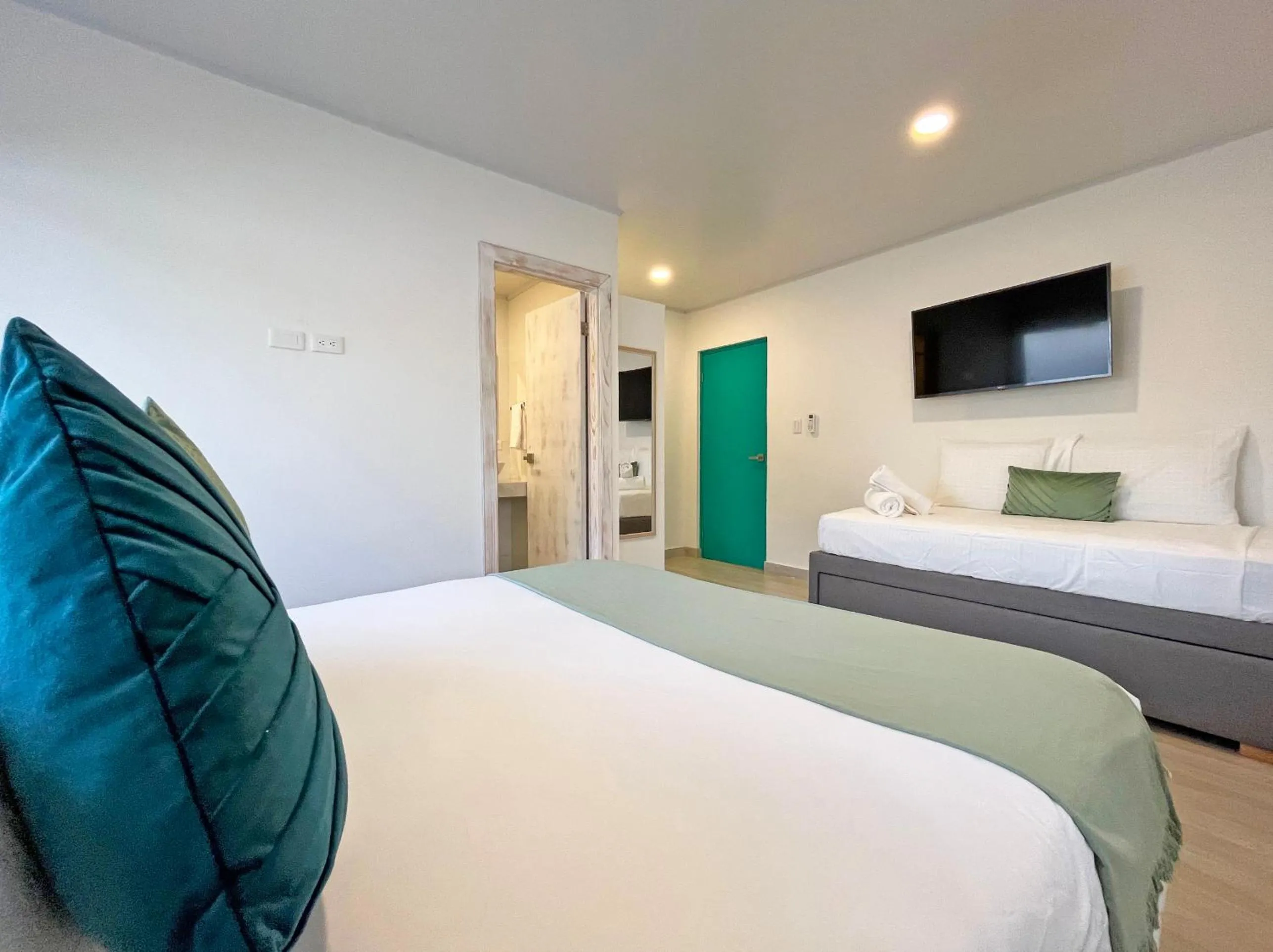 Photo of the whole room, Bed in Zaba Beach House