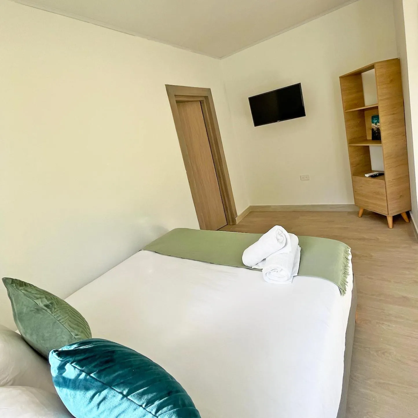 Photo of the whole room, Bed in Zaba Beach House