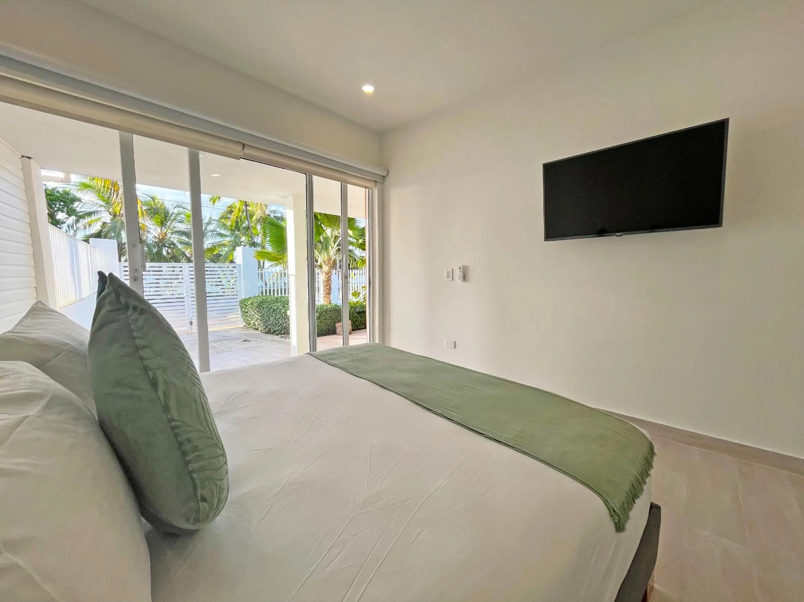 Photo of the whole room, Bed in Zaba Beach House