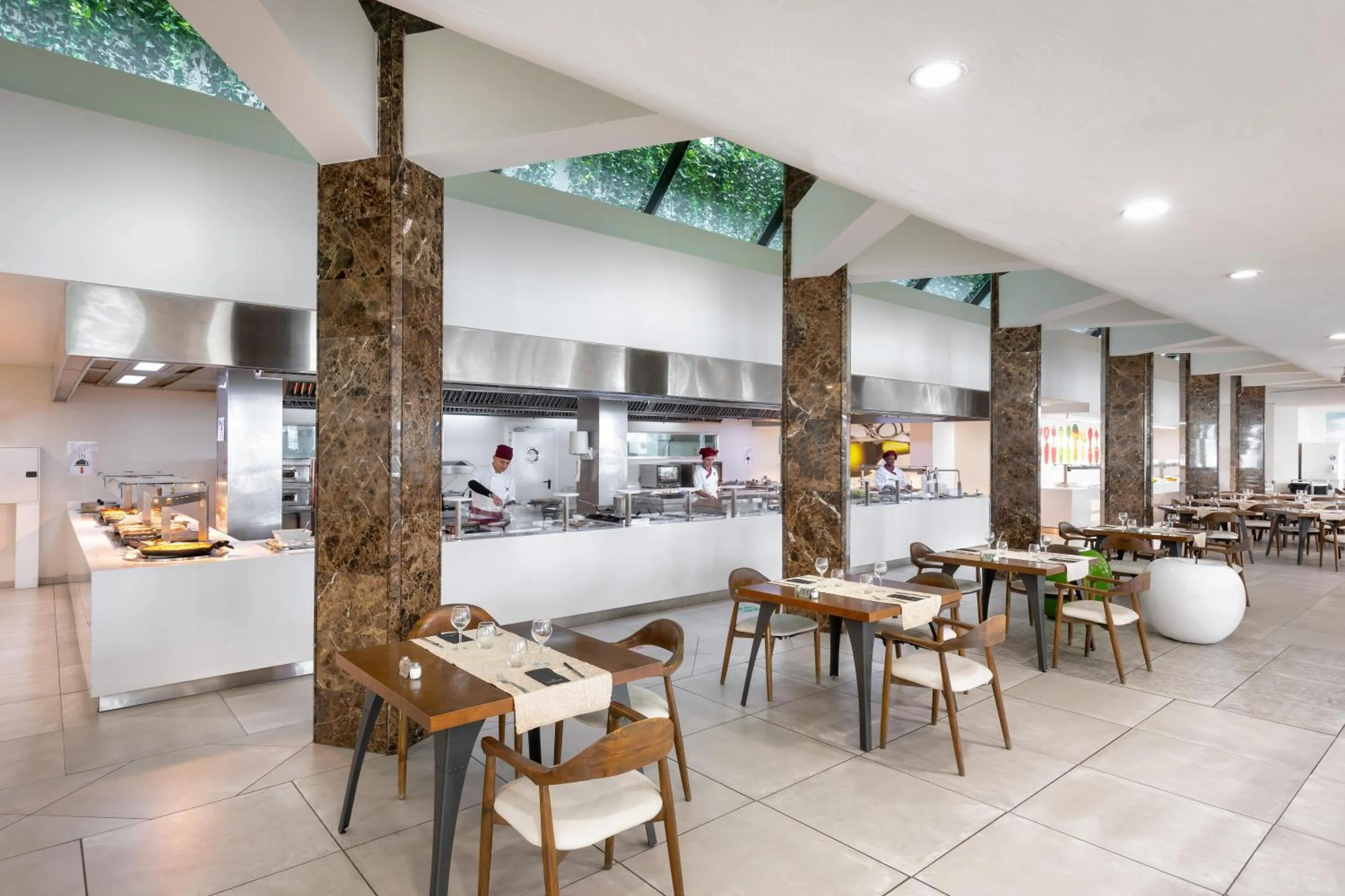 Restaurant/places to eat in Alexandre Gala