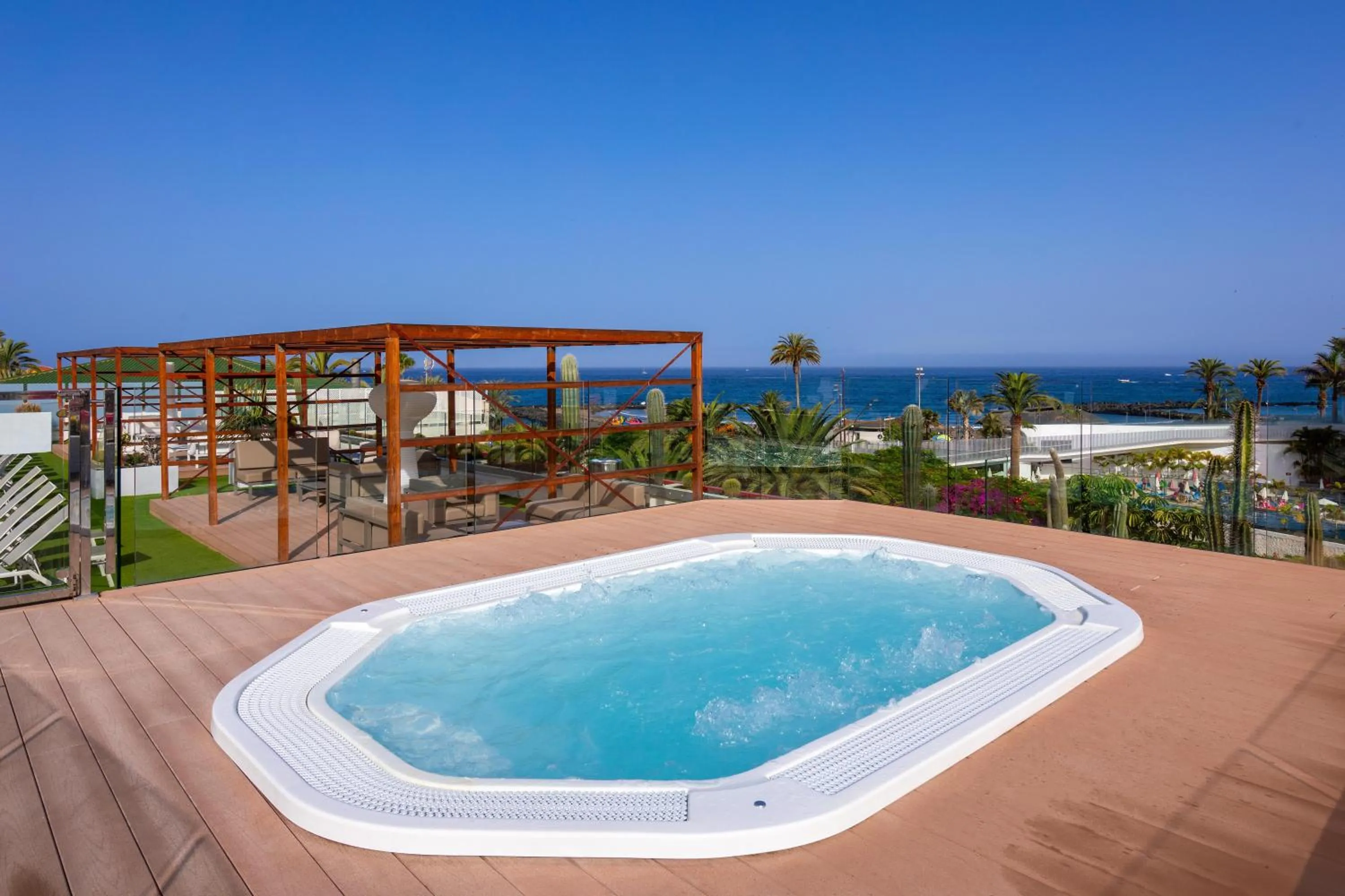 Swimming pool in Alexandre Gala