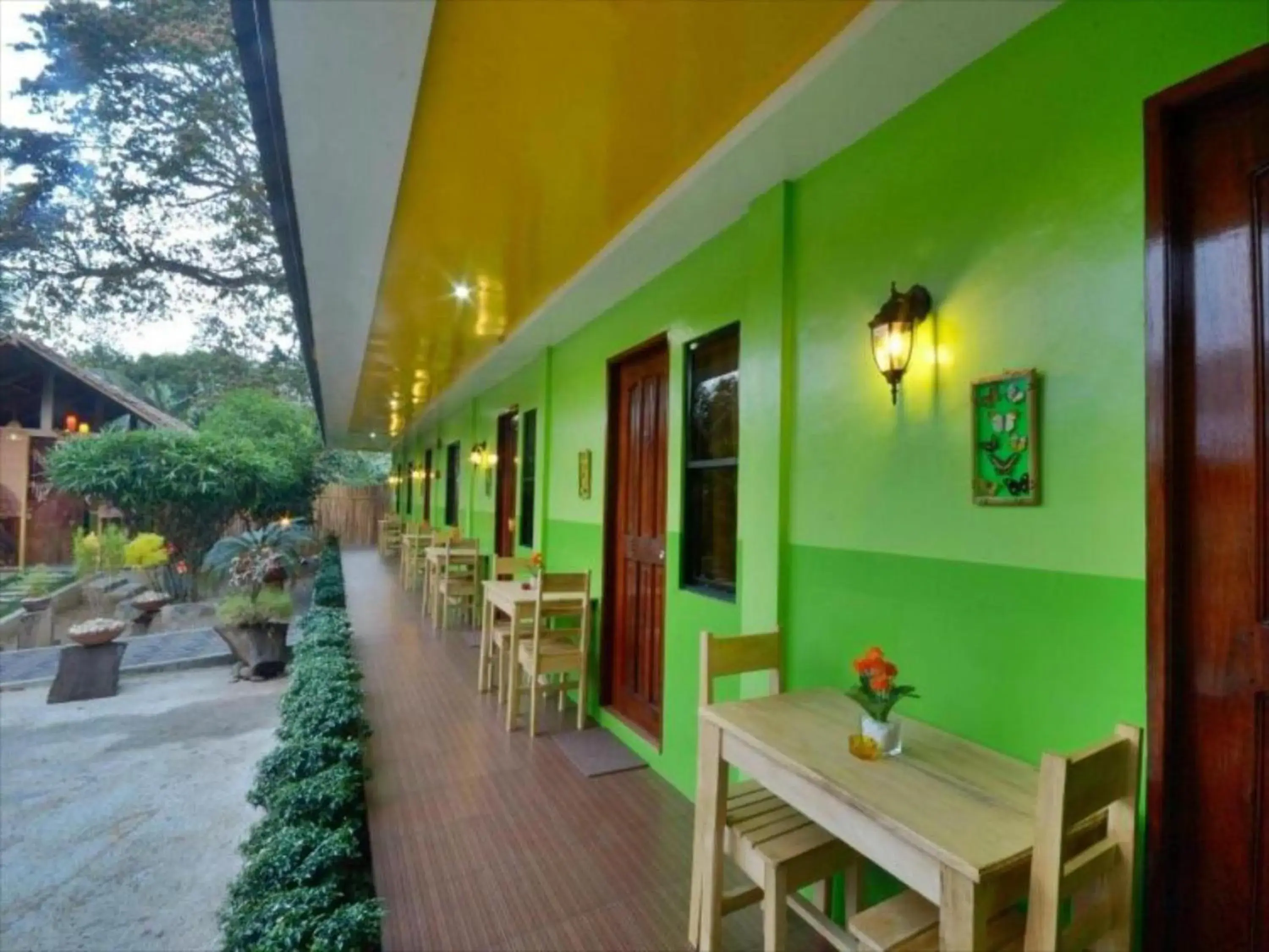 Property building in OYO 622 Butterfly Totem Guesthouse Property building in OYO 622 Butterfly Totem Guesthouse