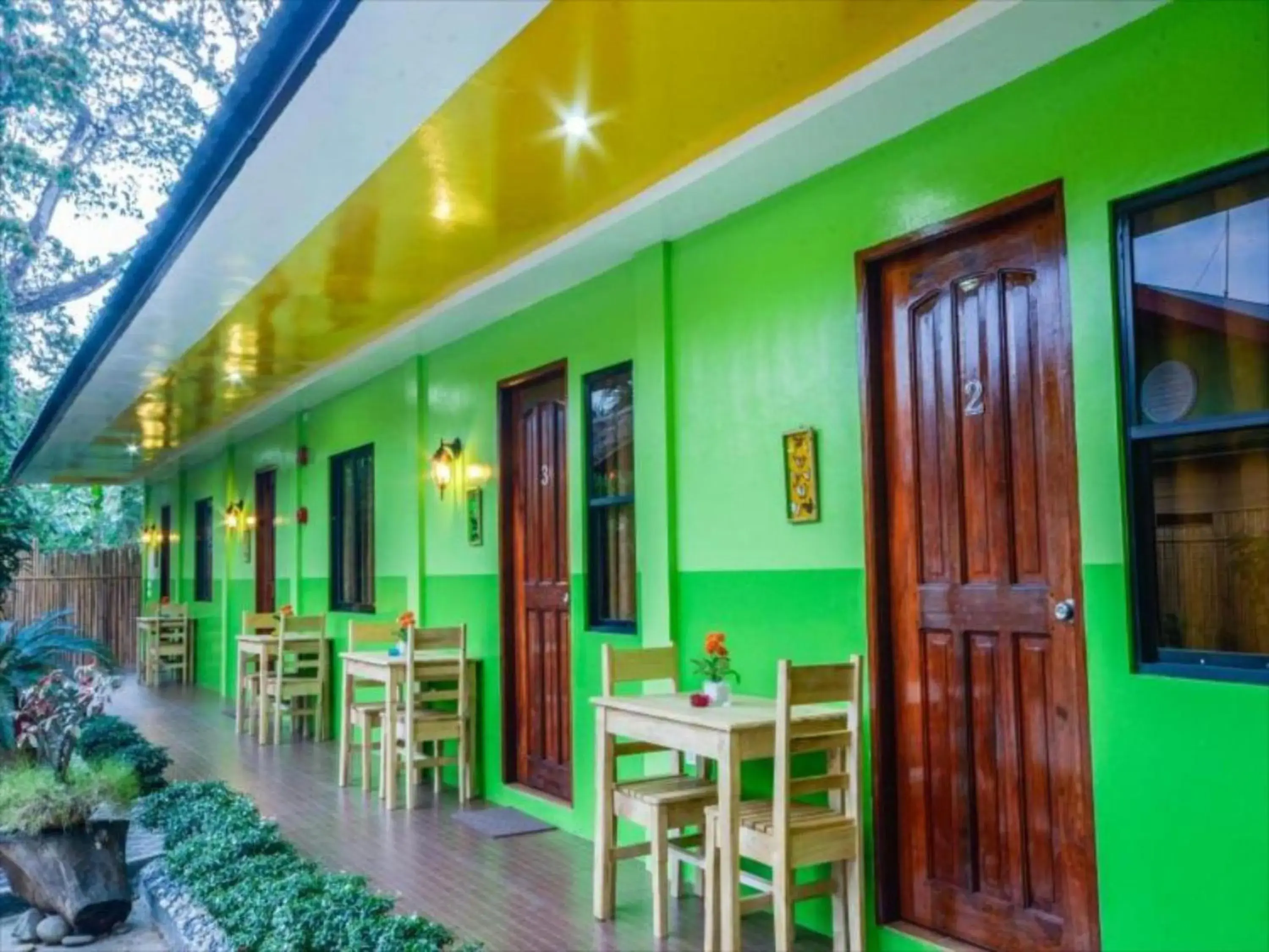 Property building in OYO 622 Butterfly Totem Guesthouse Property building in OYO 622 Butterfly Totem Guesthouse