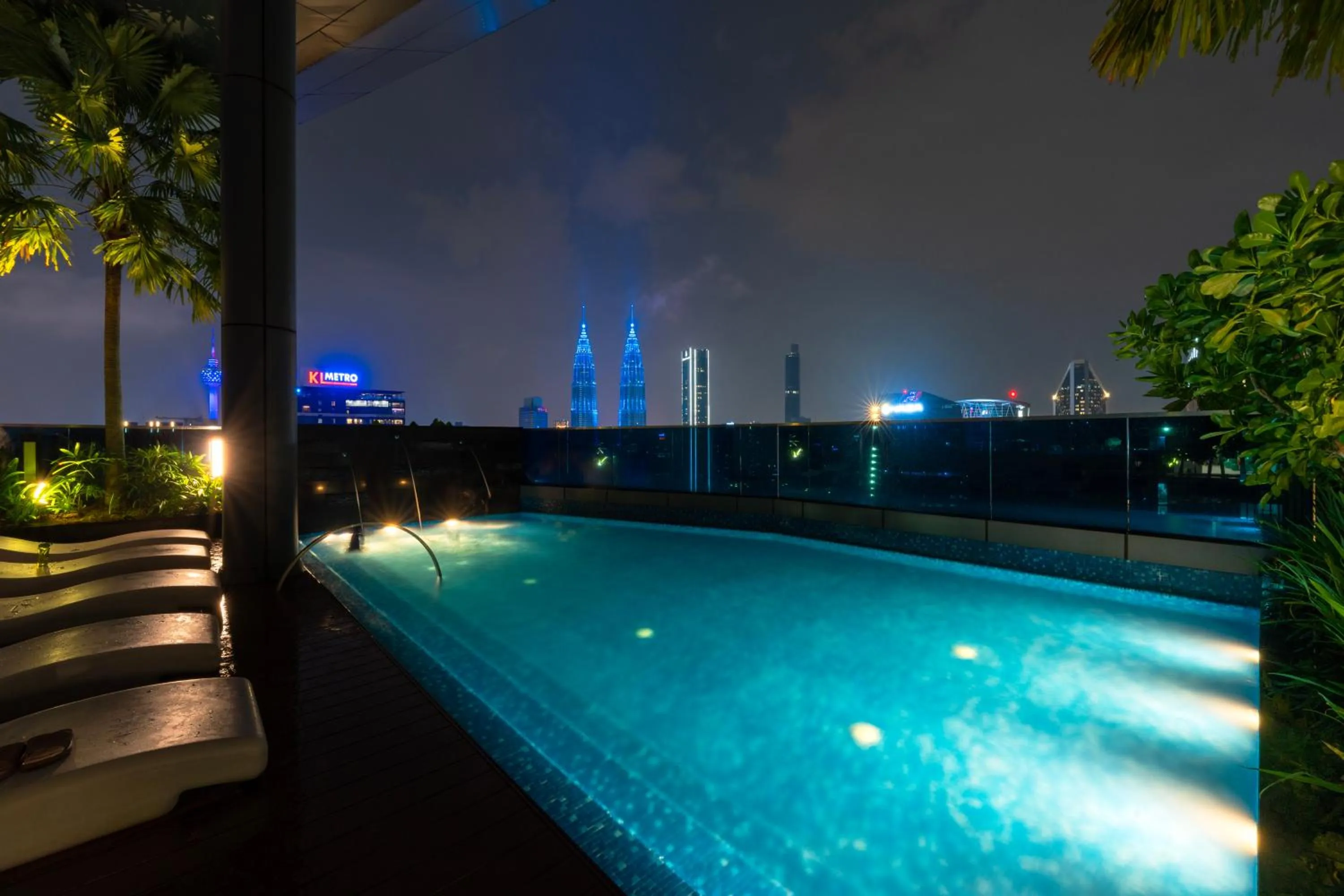 Night in MOONWAY SUITES At EATON KLCC