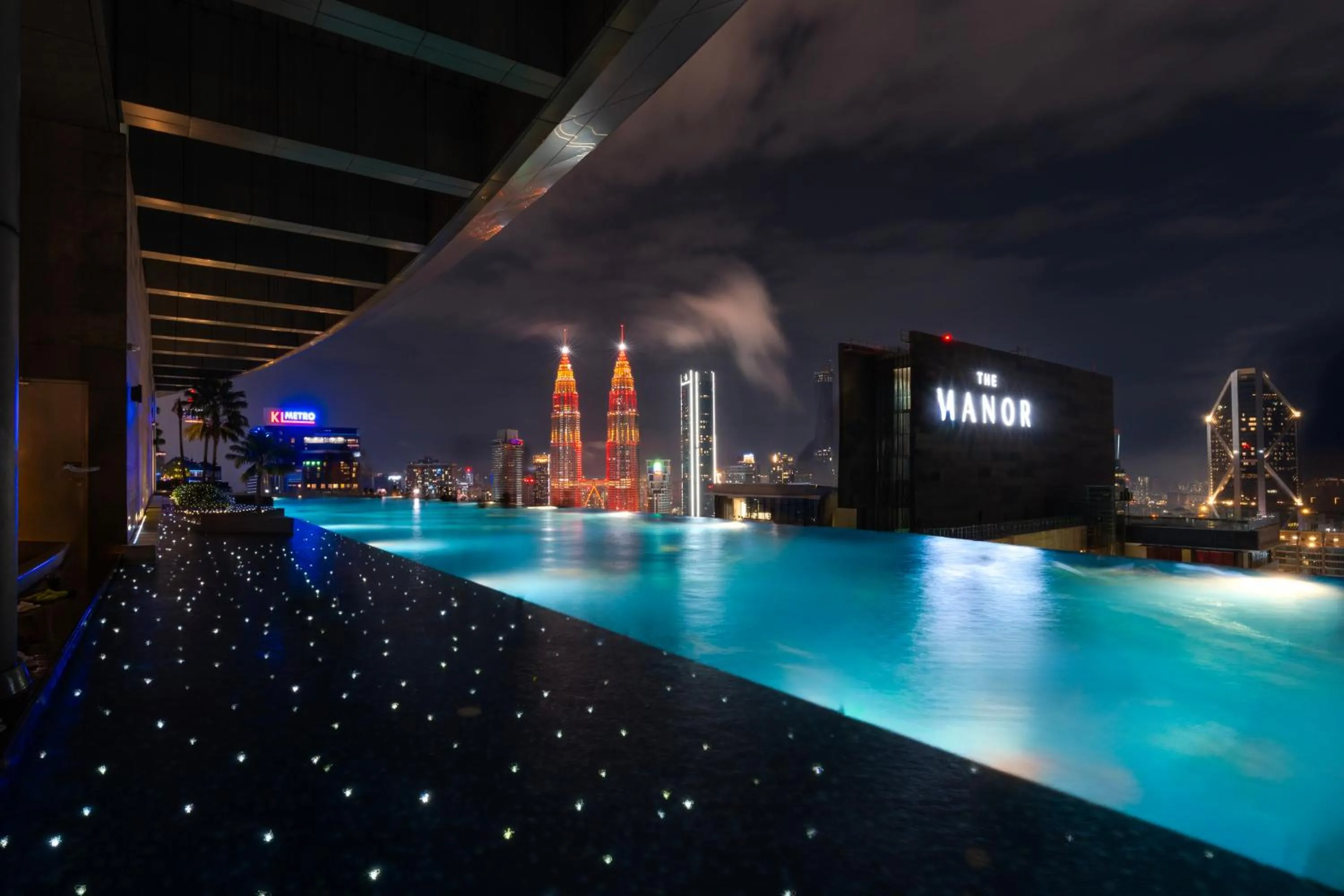 Night in MOONWAY SUITES At EATON KLCC