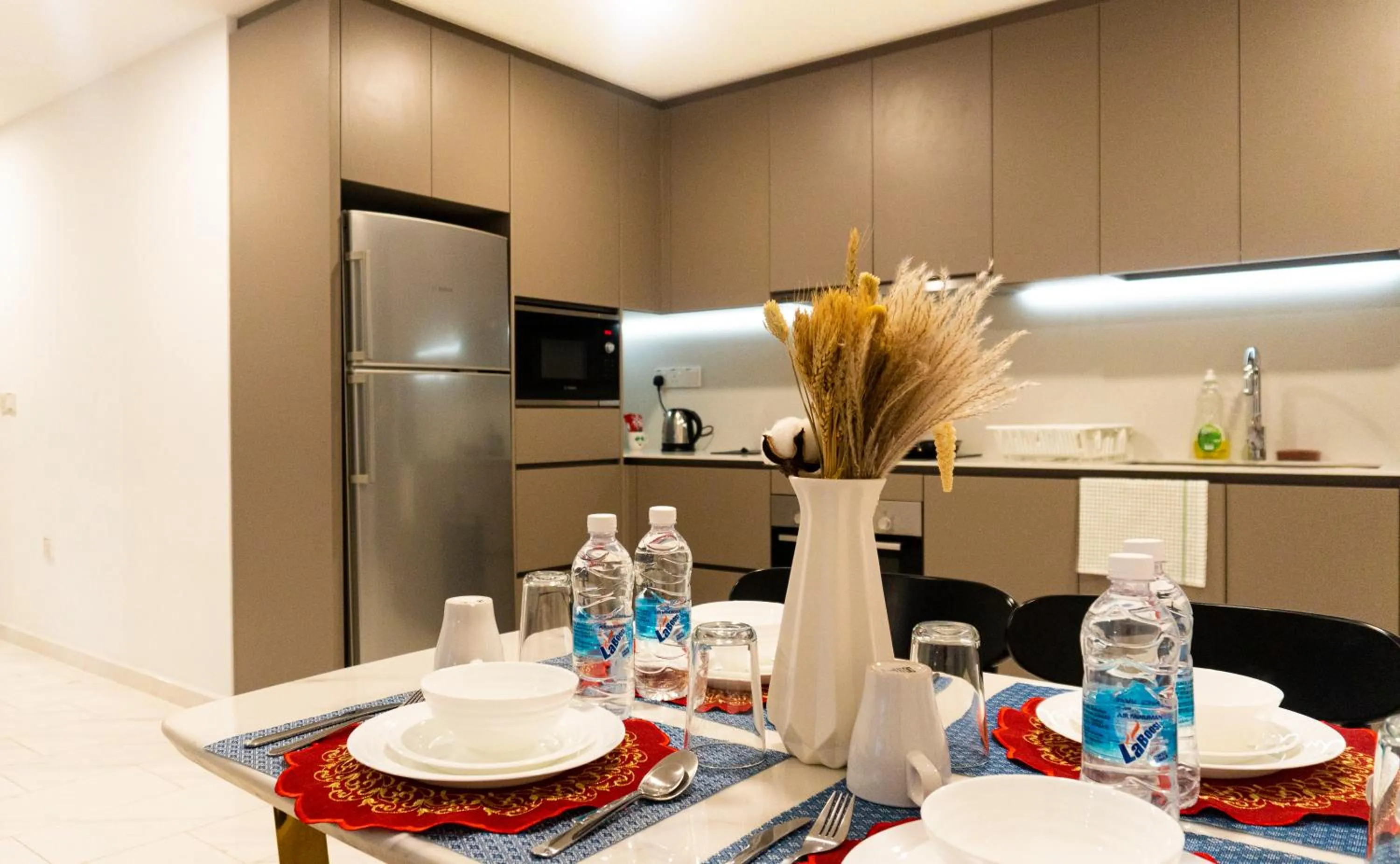 Kitchen or kitchenette in MOONWAY SUITES At EATON KLCC