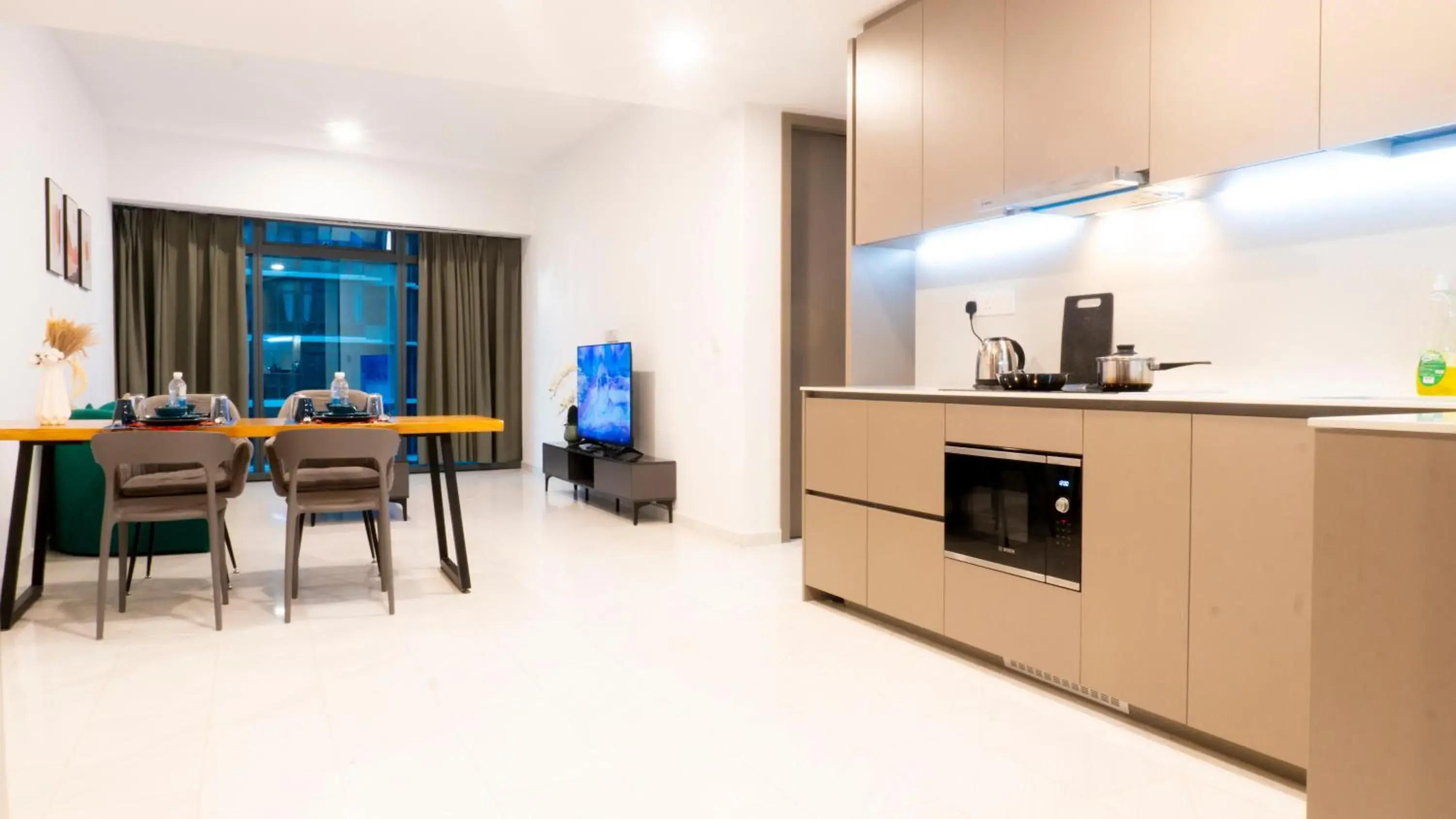 Superior Family Apartment - Petronas Twin Towers View in MOONWAY SUITES At EATON KLCC Superior Family Apartment - Petronas Twin Towers View in MOONWAY SUITES At EATON KLCC