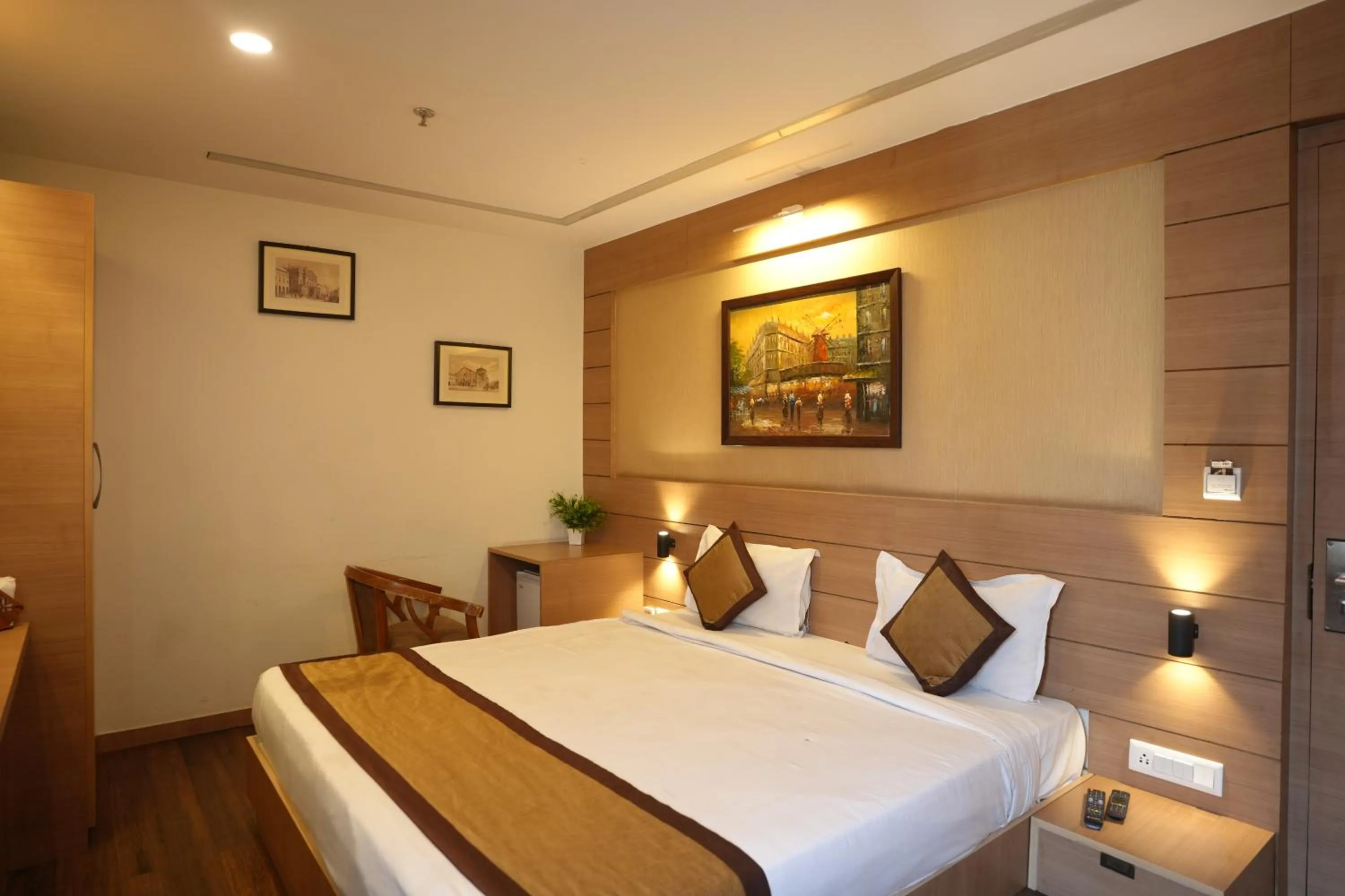 Bed in HOTEL SILKHOUSE PREMIER