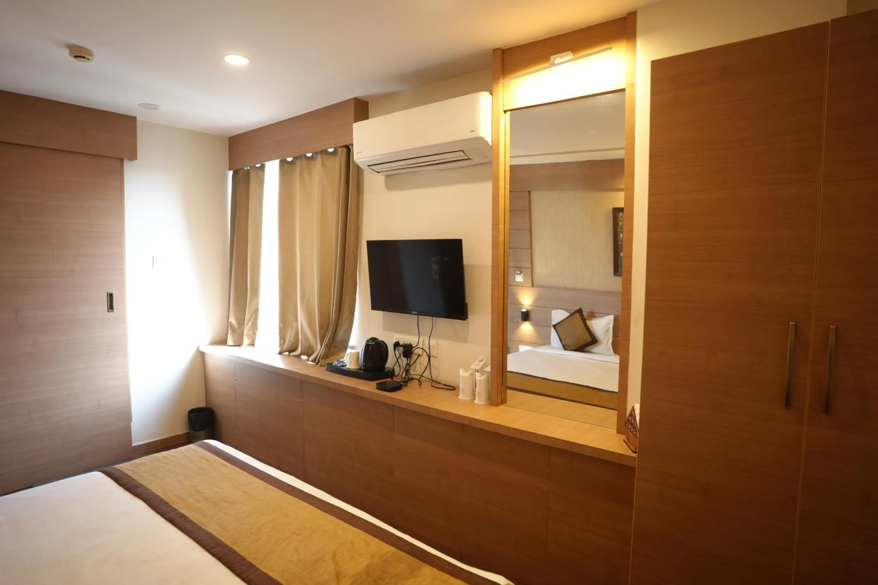 Bed in HOTEL SILKHOUSE PREMIER