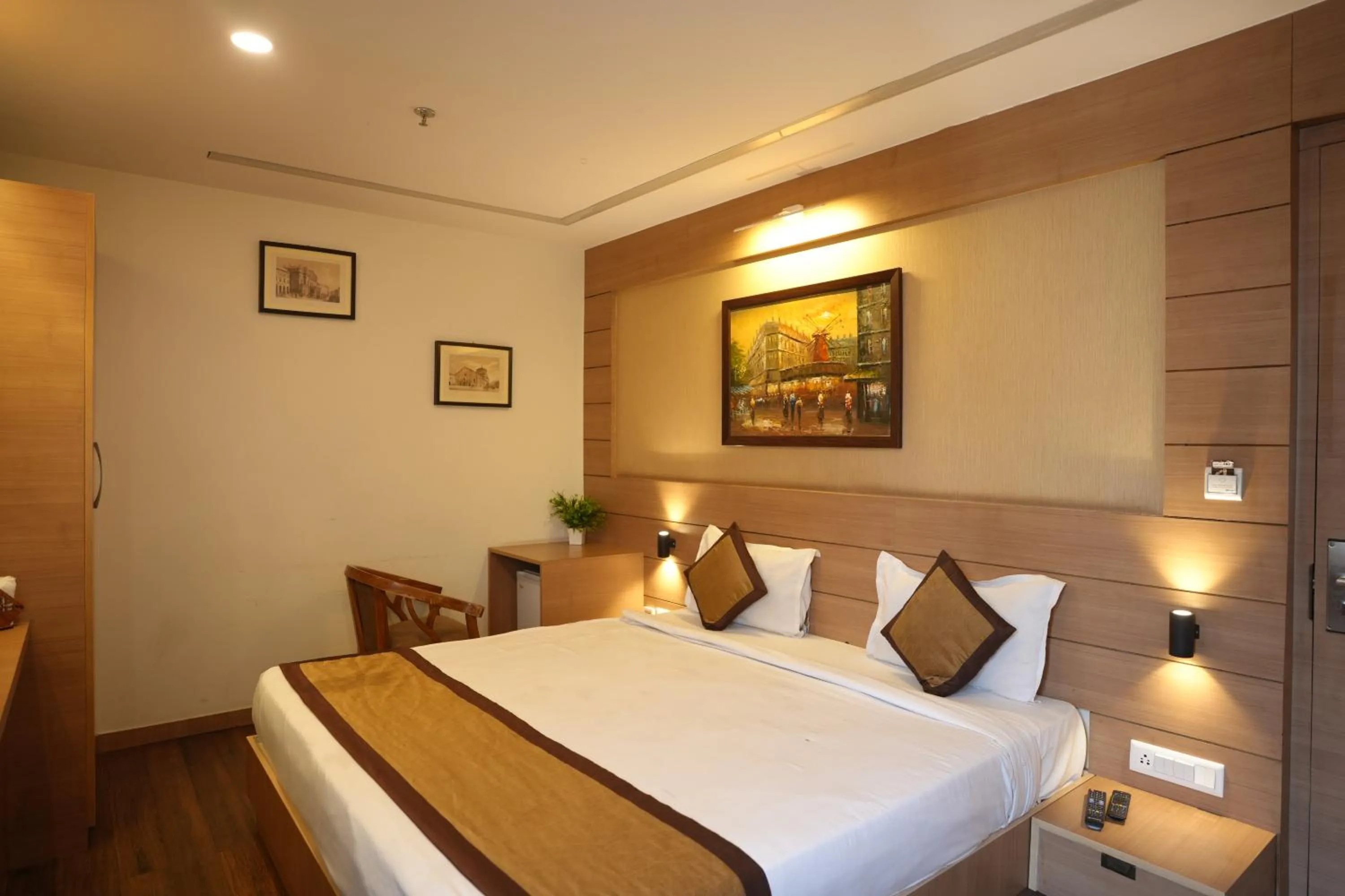 Bed in HOTEL SILKHOUSE PREMIER