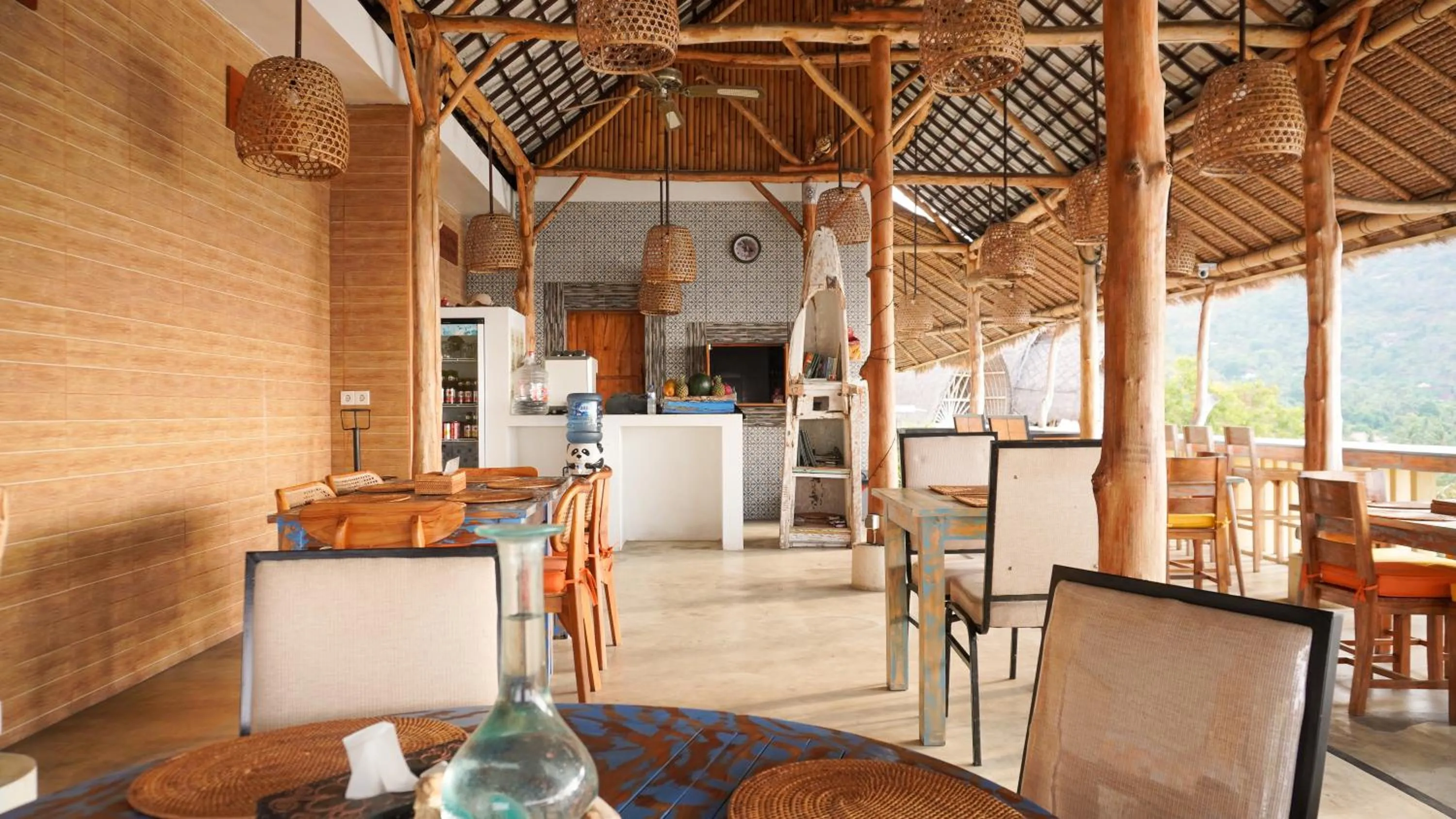 Restaurant/places to eat in Kalimaja Amed Villa