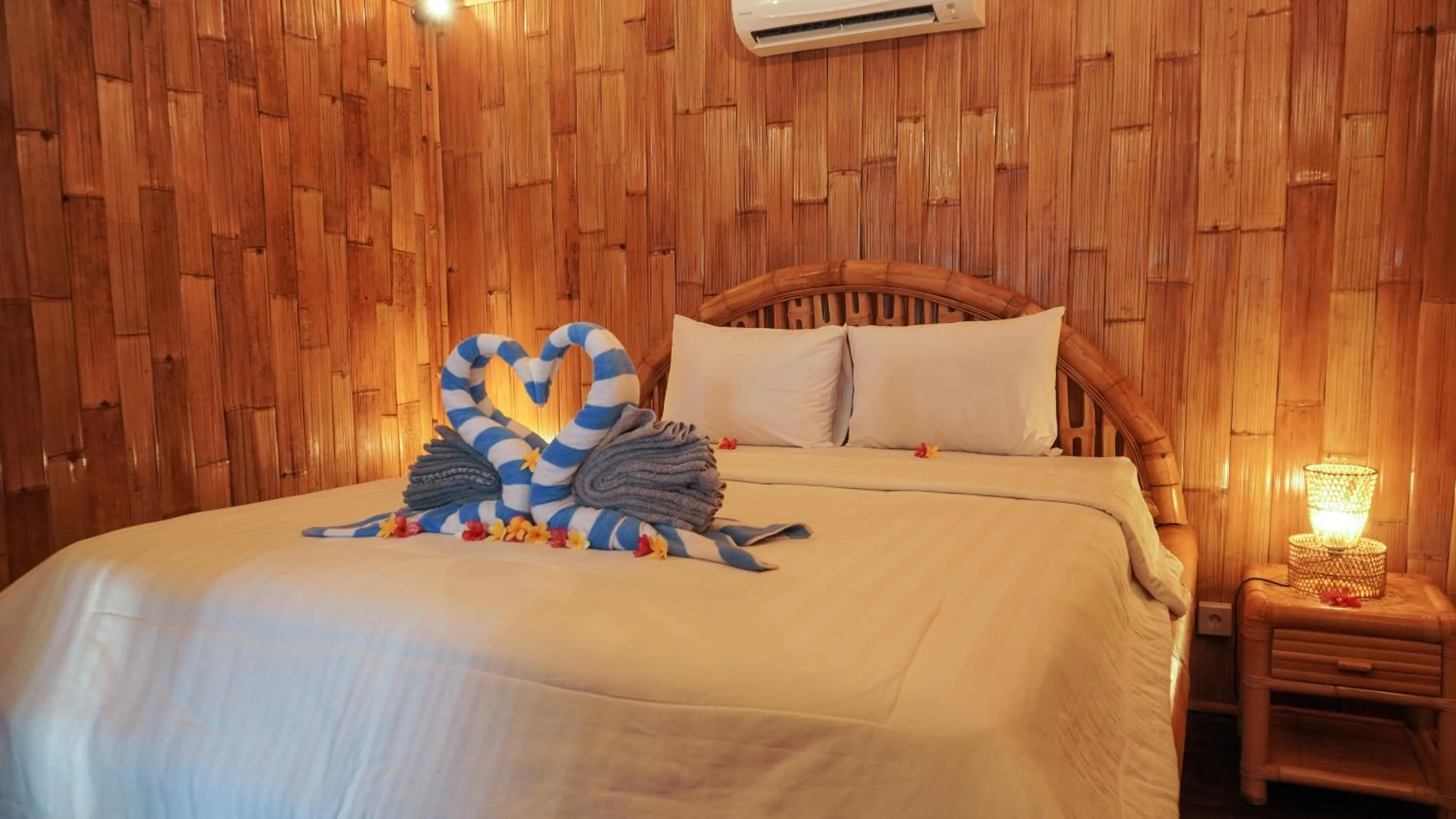Bed in Kalimaja Amed Villa