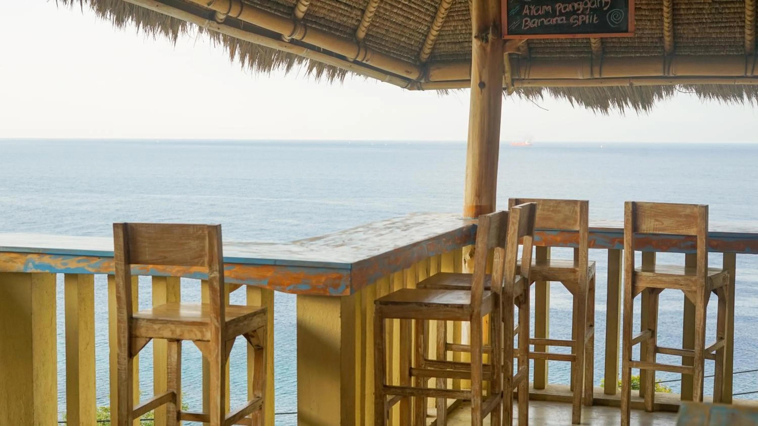 Restaurant/places to eat in Kalimaja Amed Villa