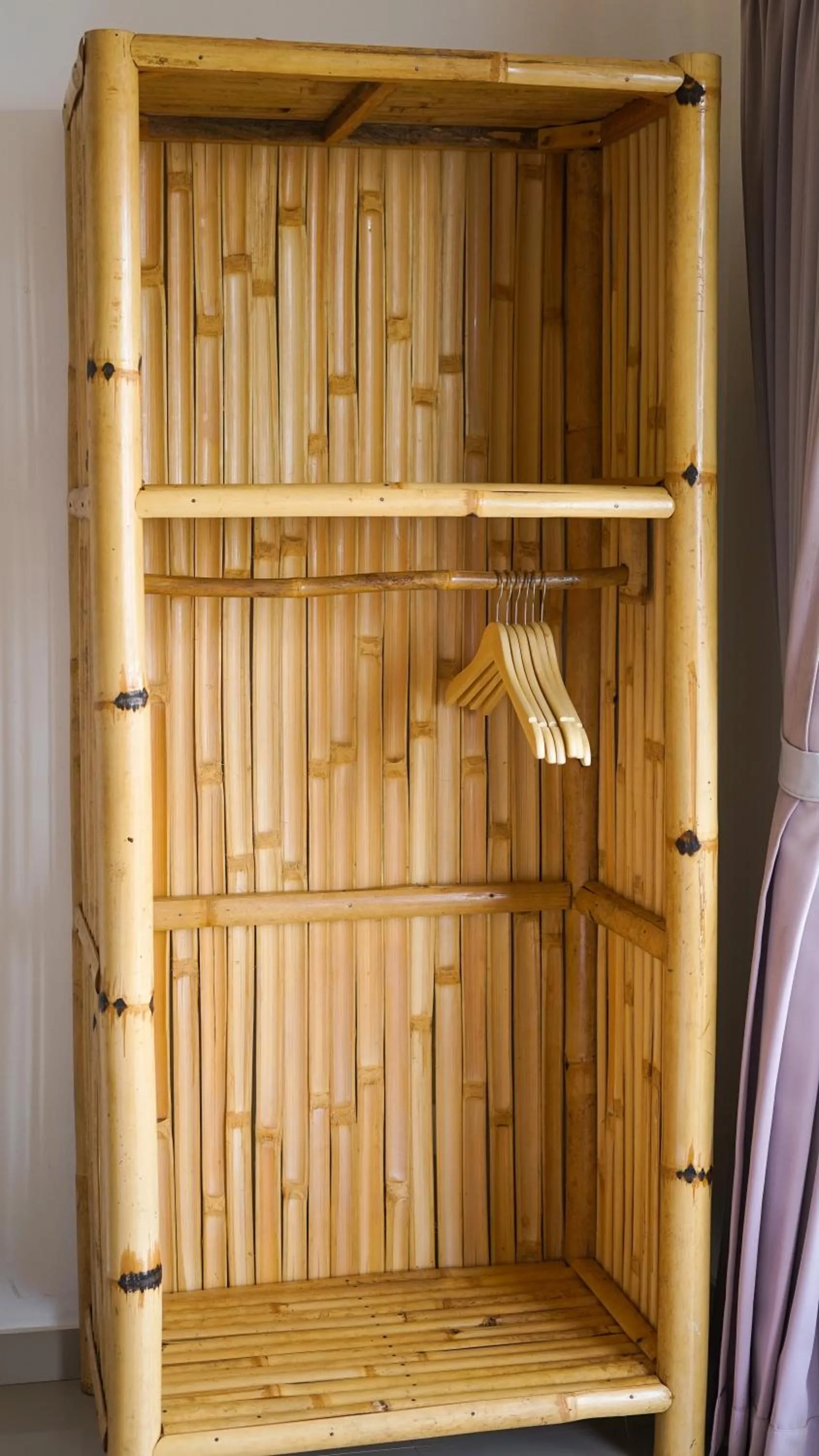 wardrobe in Kalimaja Amed Villa