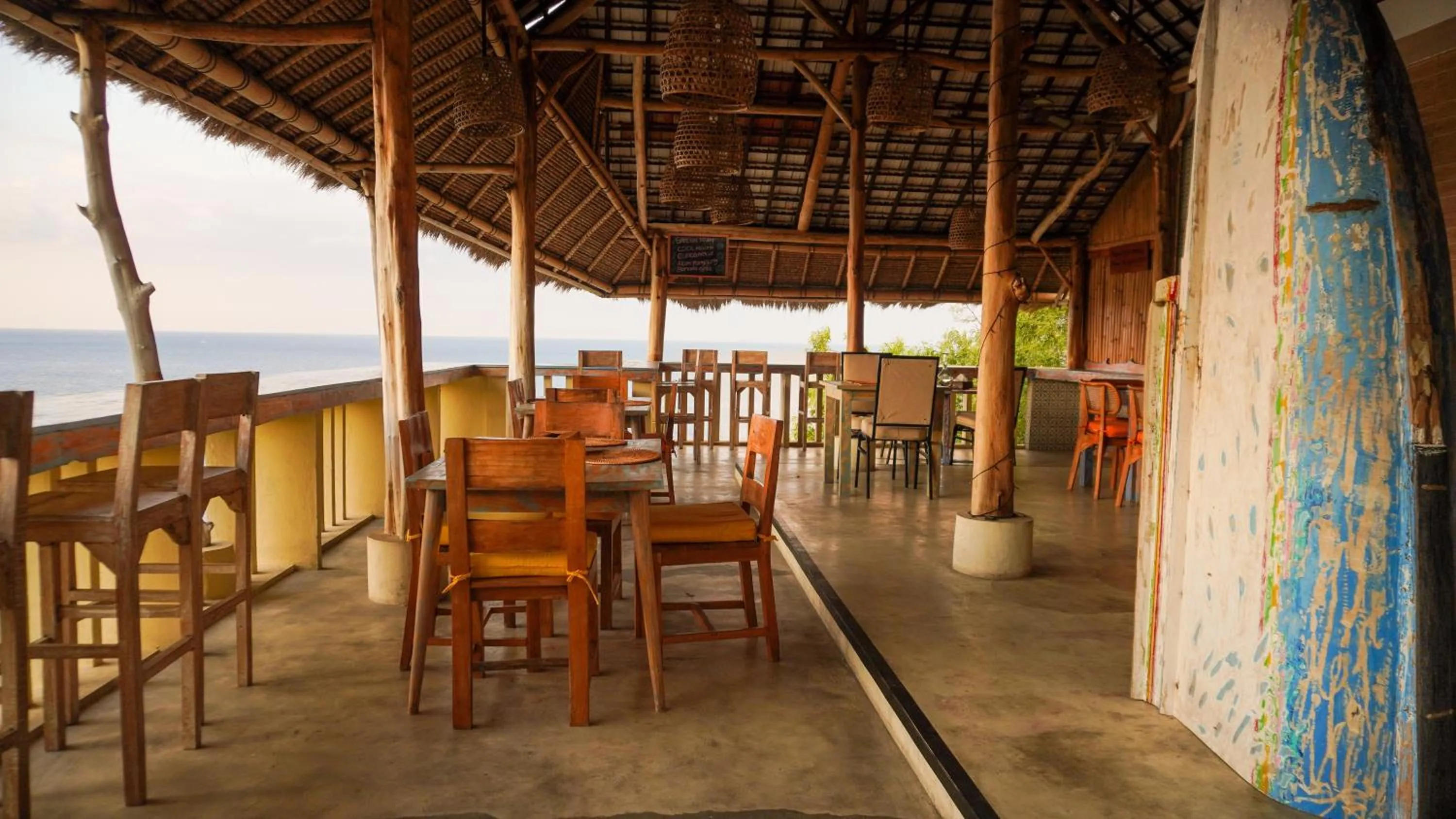 Restaurant/places to eat in Kalimaja Amed Villa