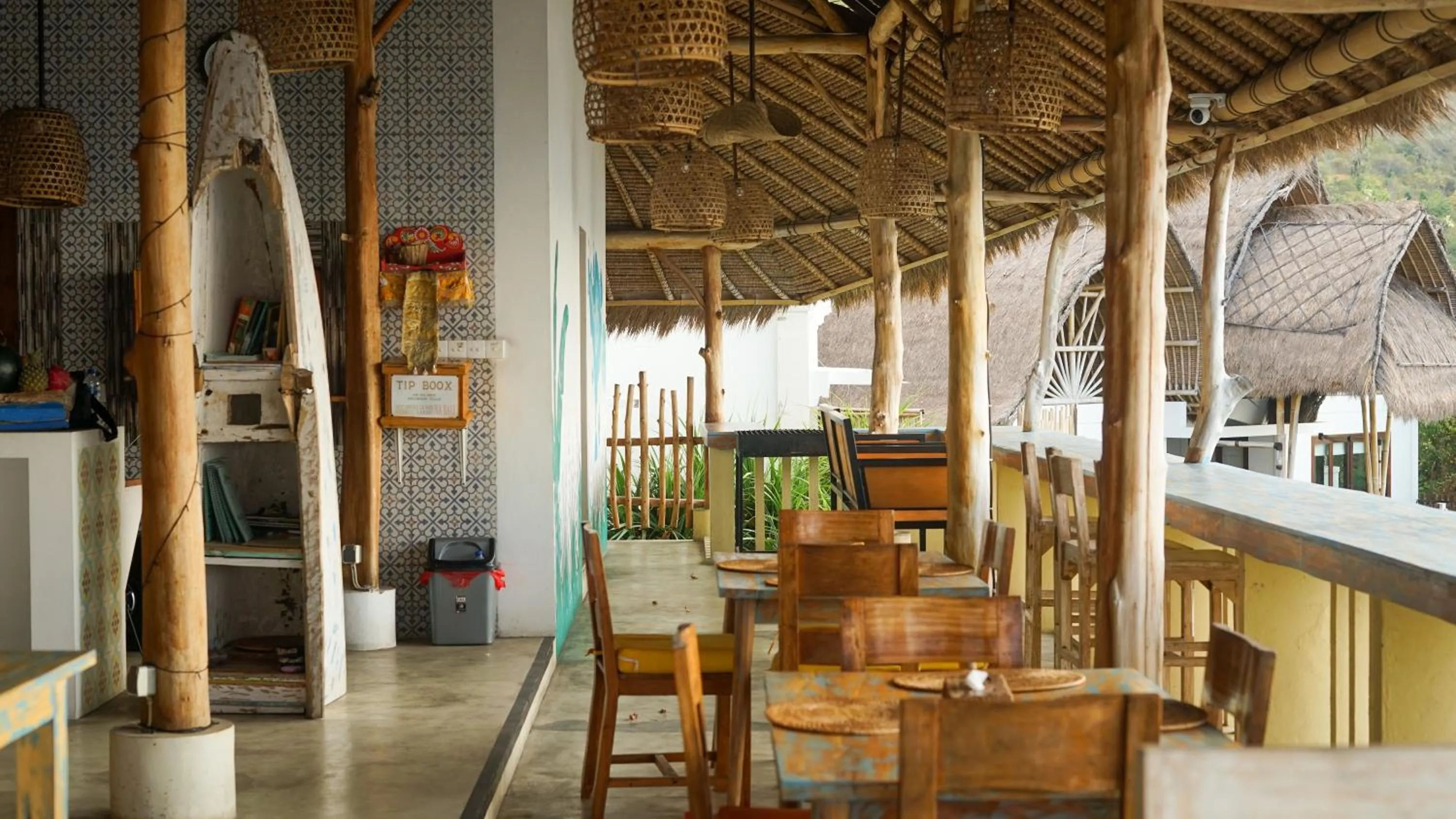 Restaurant/places to eat in Kalimaja Amed Villa