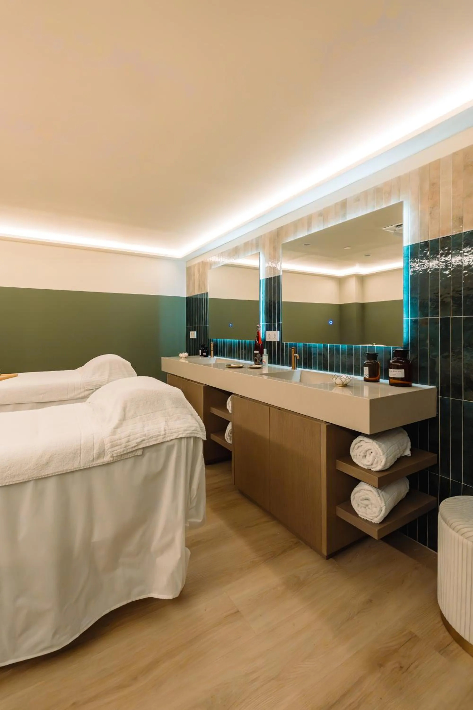 Spa and wellness centre/facilities, Bed in MS Aguamarina Costa del Sol