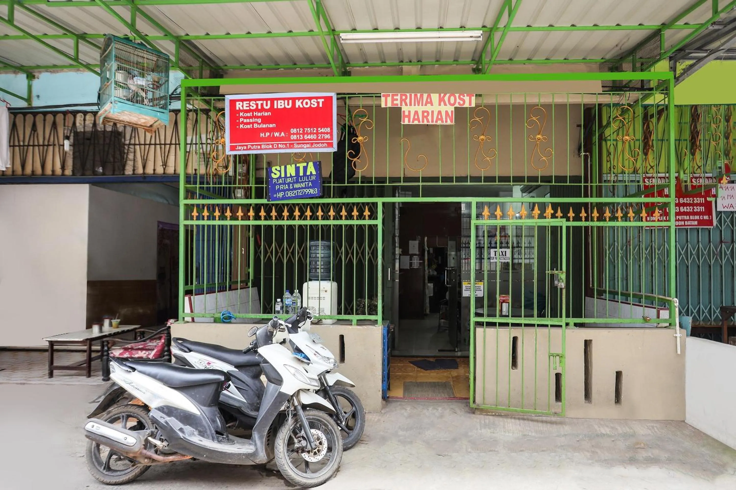 Facade/entrance in Hotel O Restu Ibu Homestay Syariah