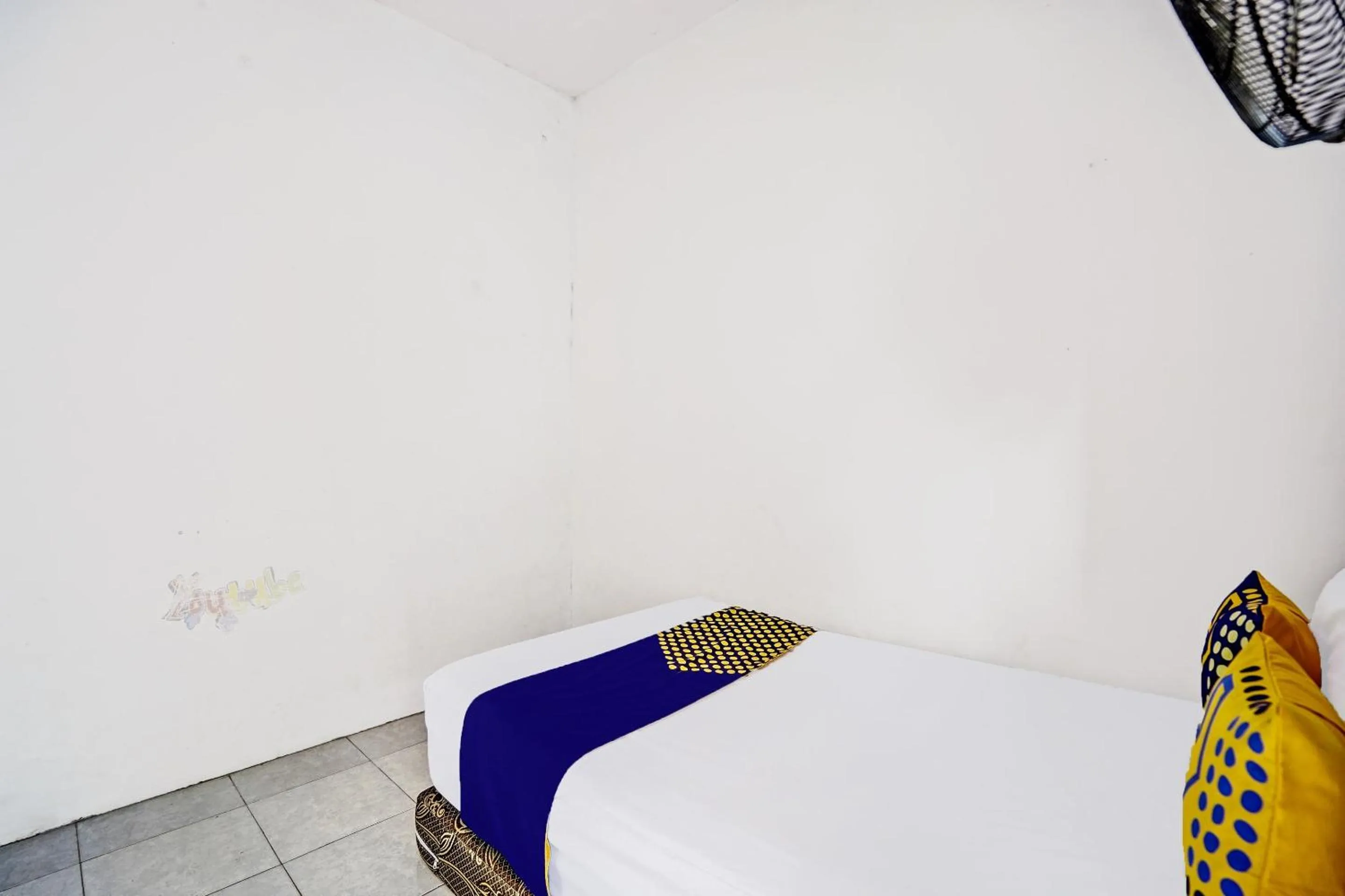 Bedroom, Bed in Hotel O Fun Guesthouse Syariah