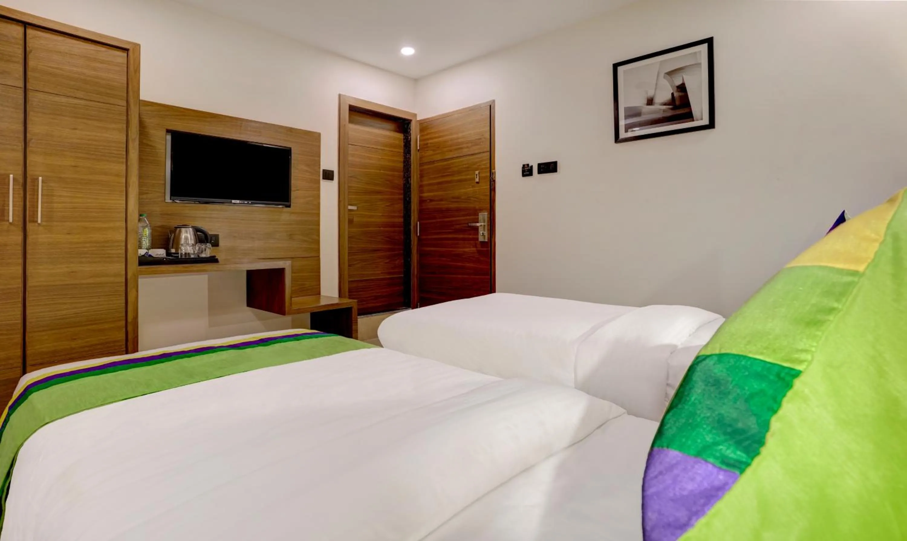Bedroom, Bed in Treebo Castle Rock Inn