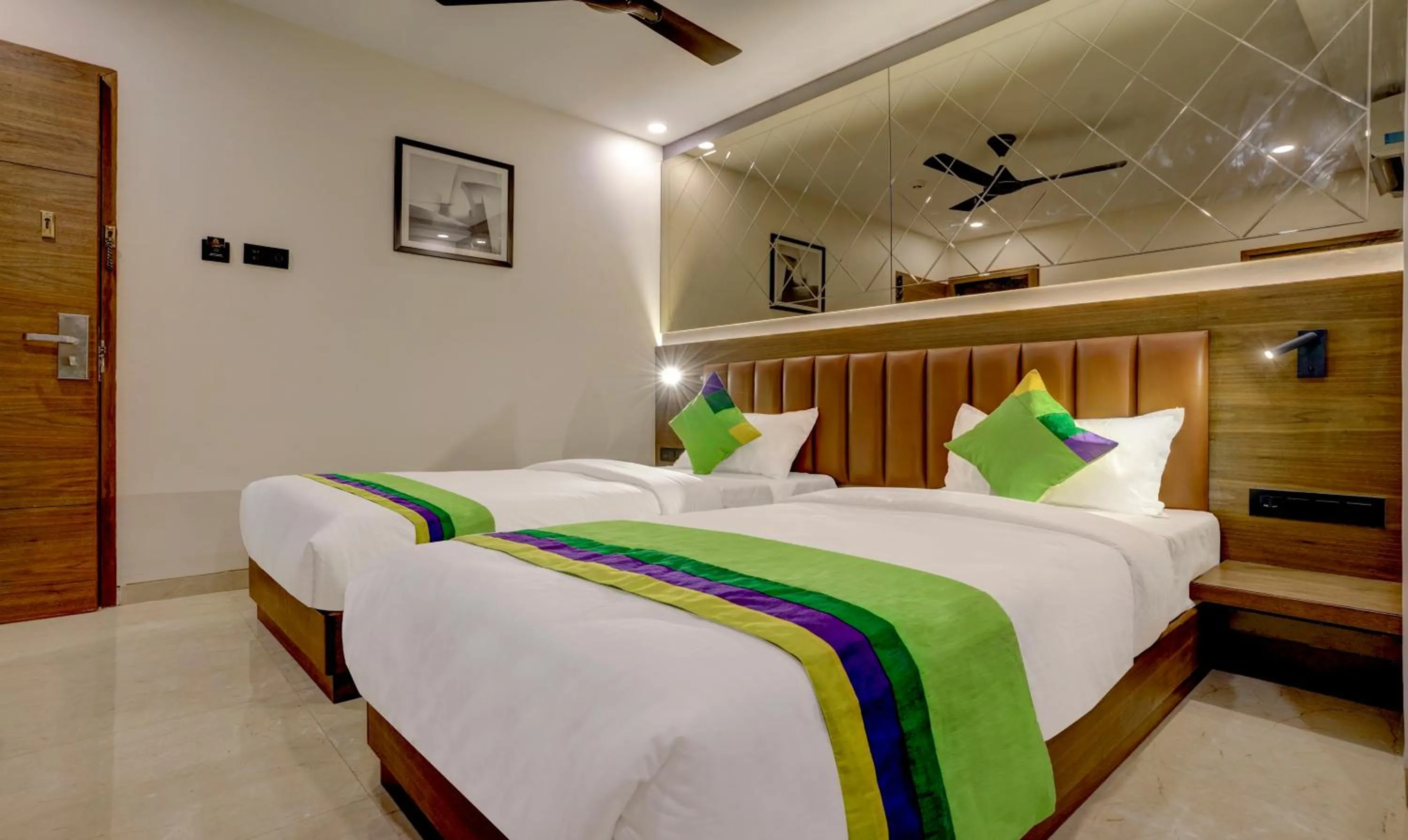 Bedroom, Bed in Treebo Castle Rock Inn