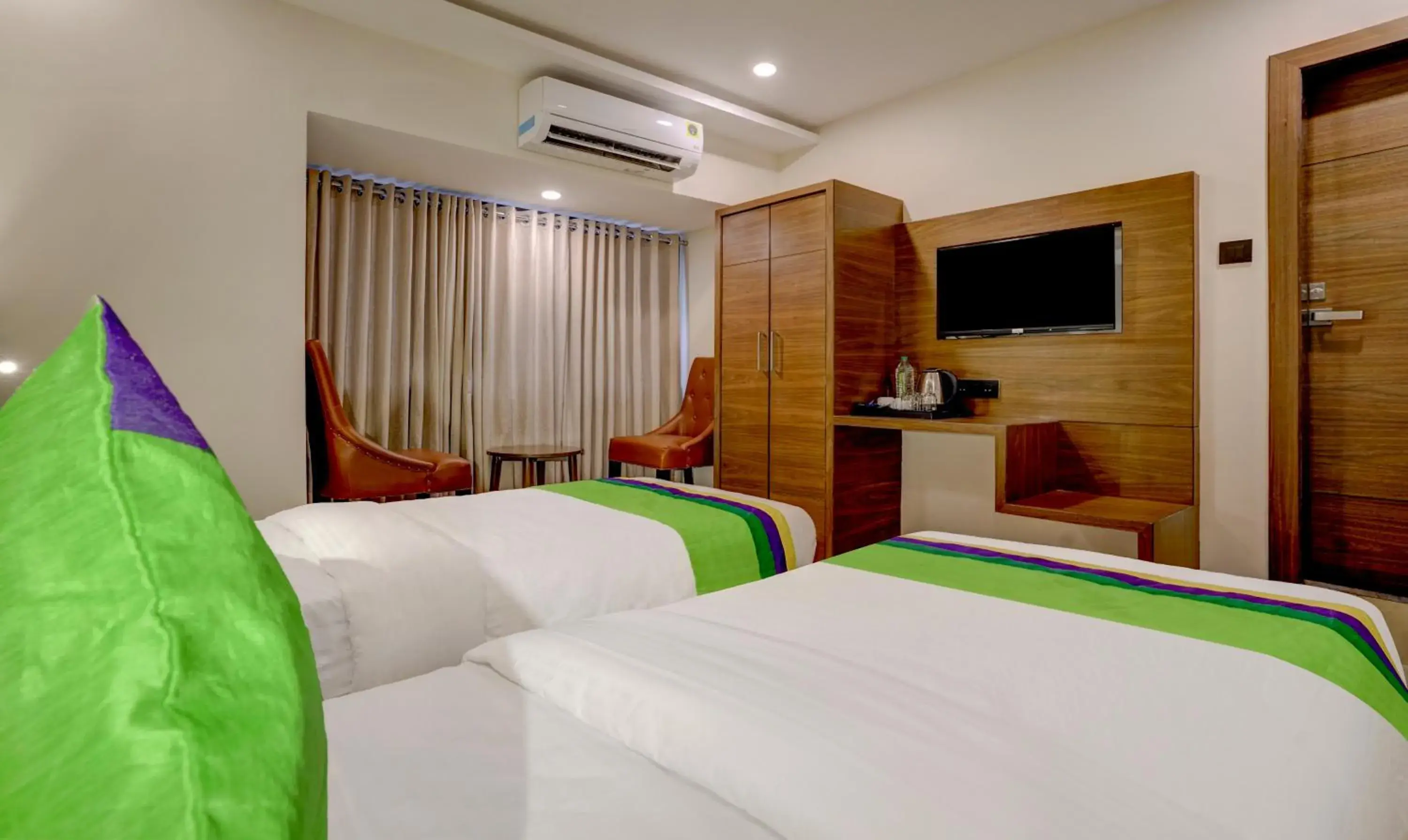 Bedroom, Bed in Treebo Castle Rock Inn Bedroom, Bed in Treebo Castle Rock Inn