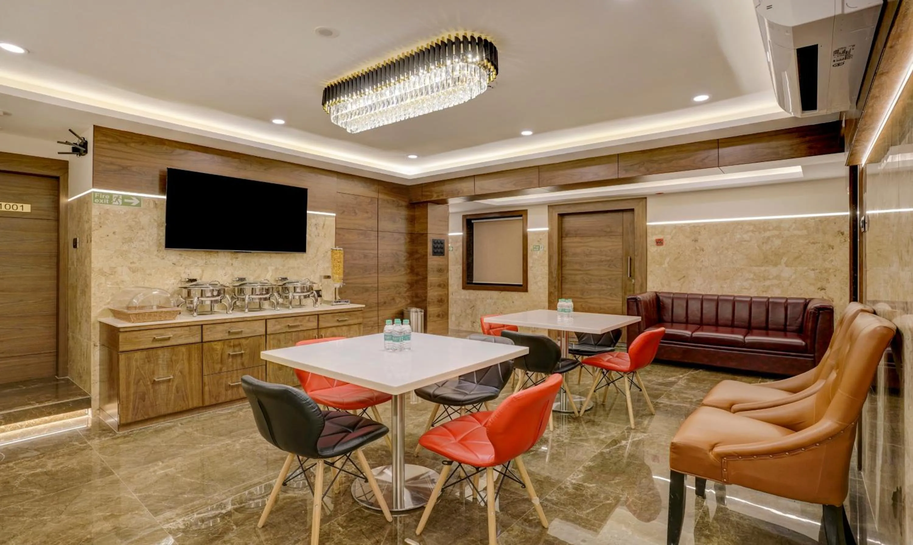 Breakfast in Treebo Castle Rock Inn