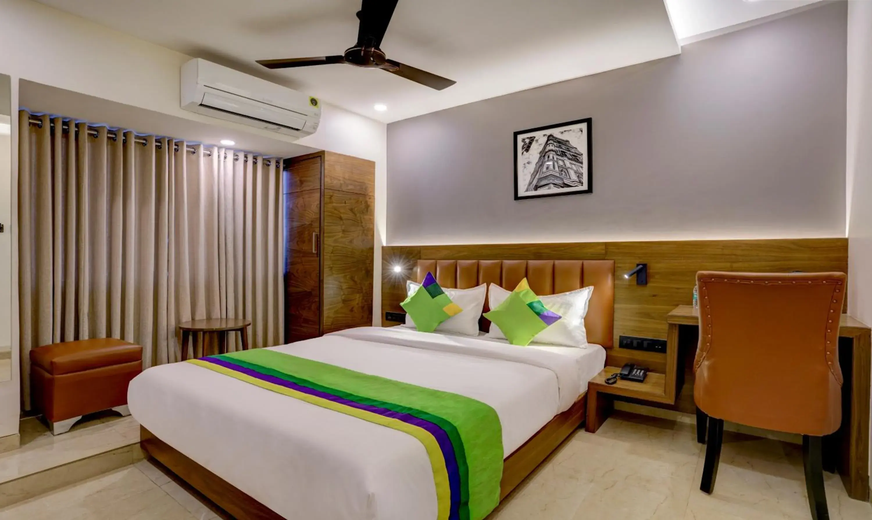 Bedroom, Bed in Treebo Castle Rock Inn Bedroom, Bed in Treebo Castle Rock Inn