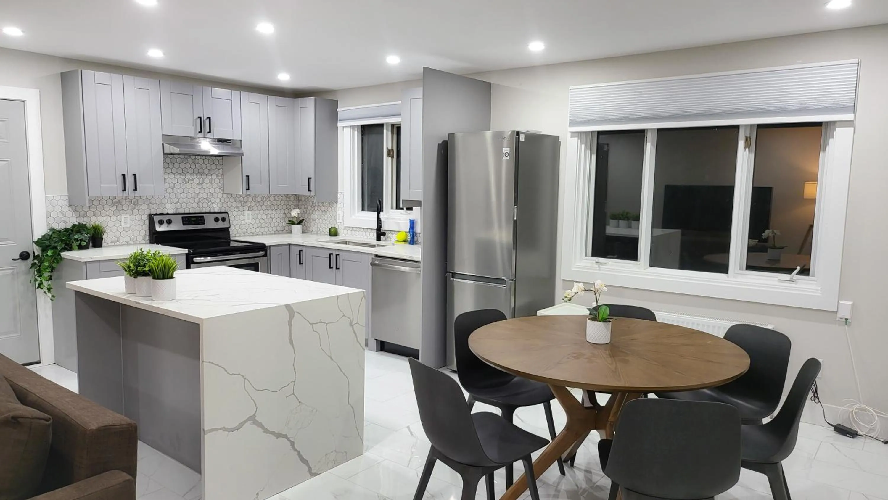 Kitchen or kitchenette in JstLikeHome - Serenity Suites & Guesthouse