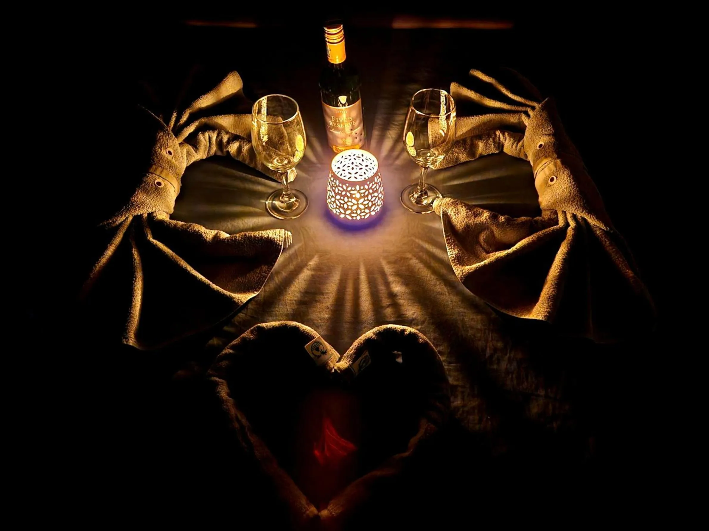 Bed in Mi Amor Luxury Island Apartment - 3 minutes to the beach