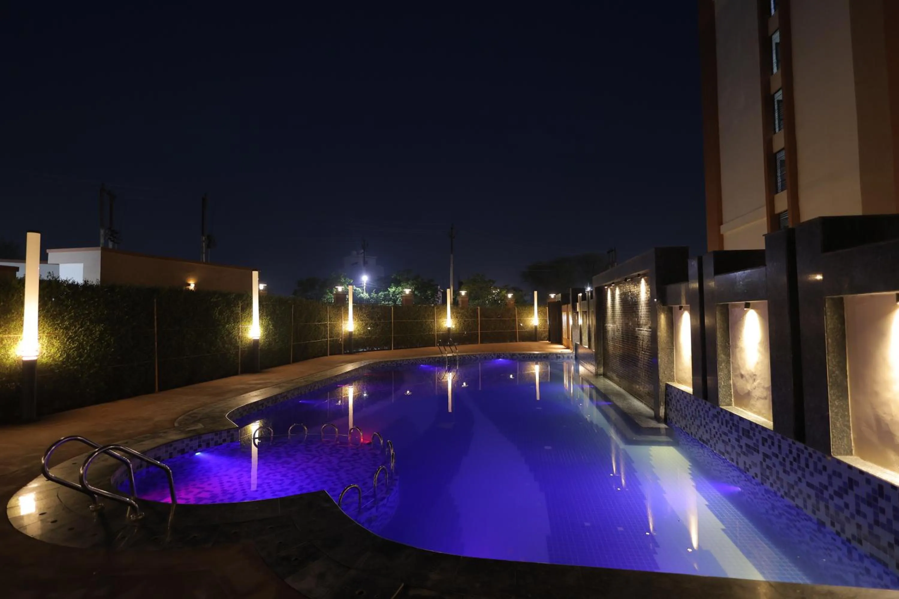 Night in Hide Away Studios