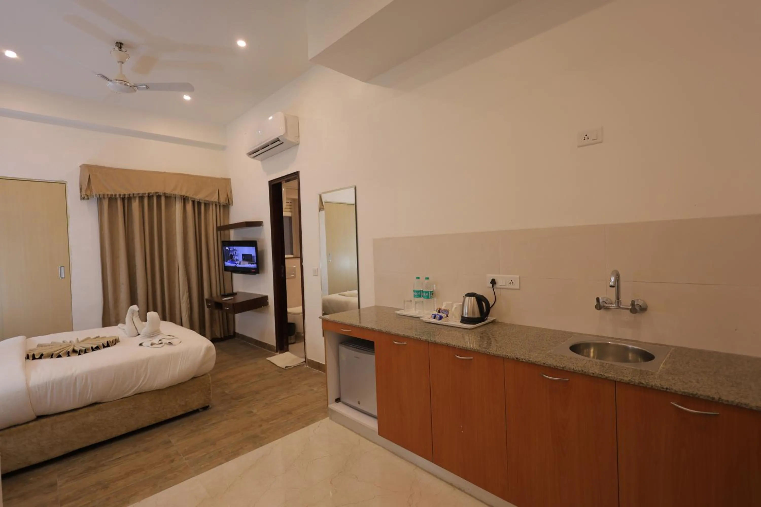 TV and multimedia, Bed in Hide Away Studios