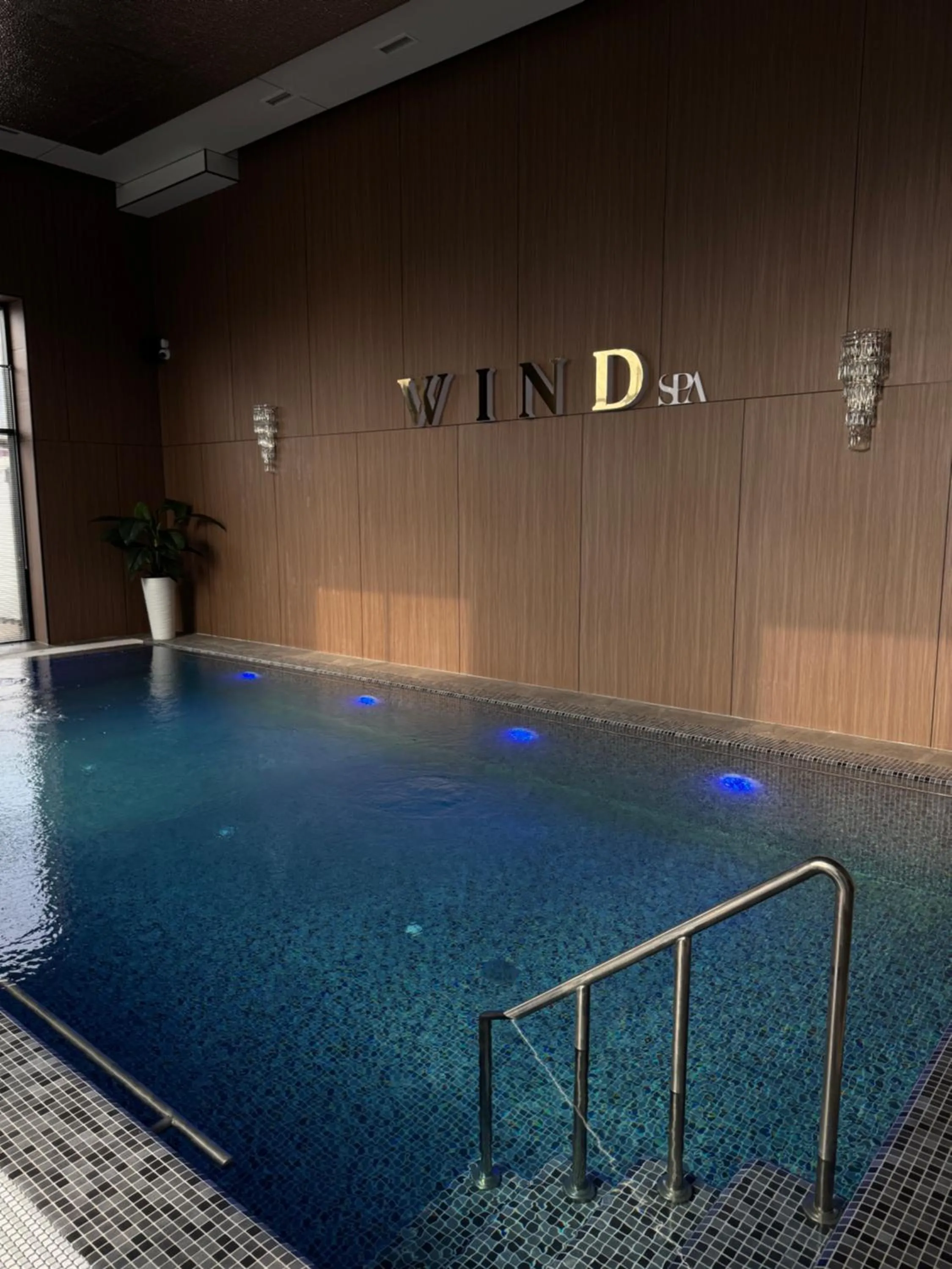 WIND HOTEL
