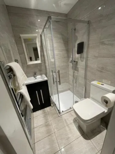Shower in Dockside Lodge