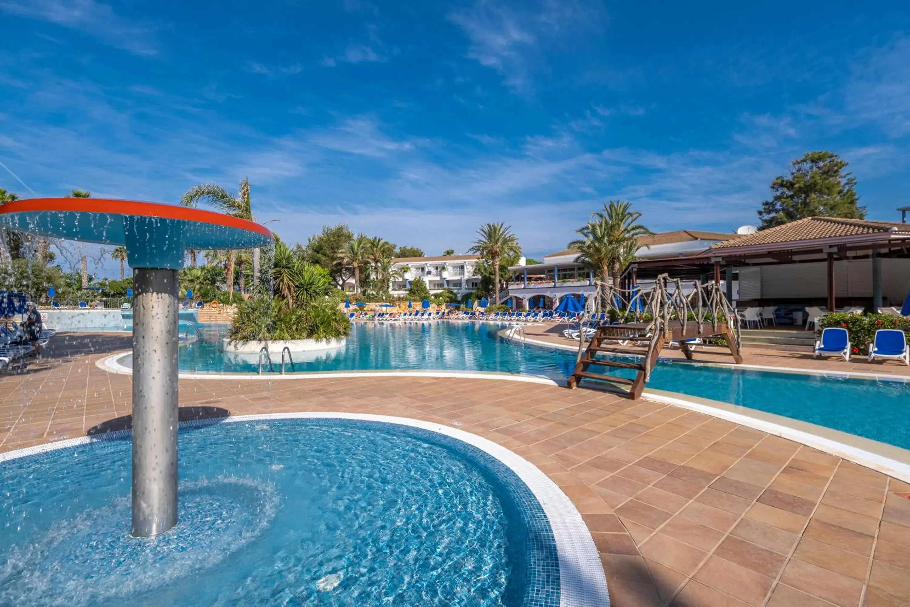 Swimming pool in Sagitario Princesa Playa Swimming pool in Sagitario Princesa Playa