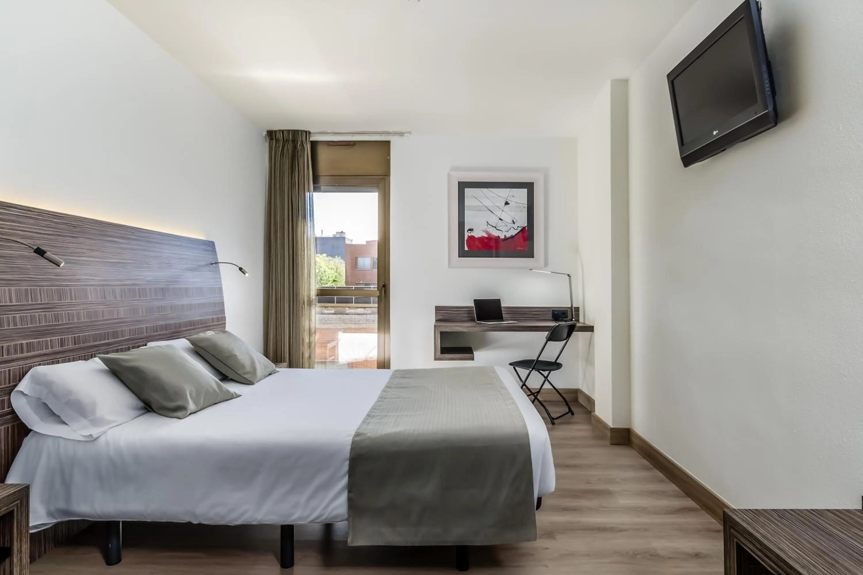 Bedroom, Bed in Hotel HC*** Mollet Barcelona