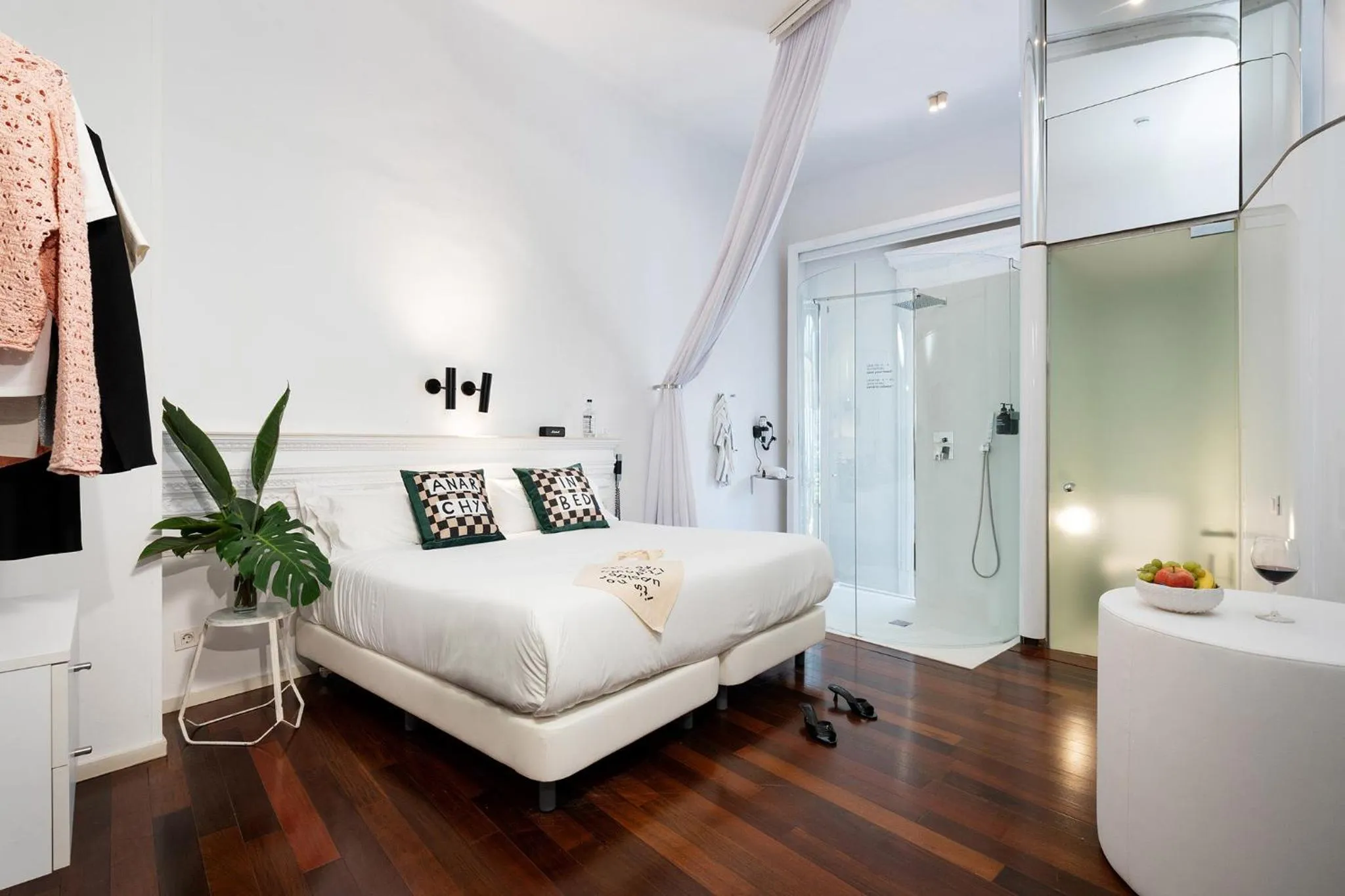 Bedroom, Bed in Chic & Basic Born Boutique Hotel