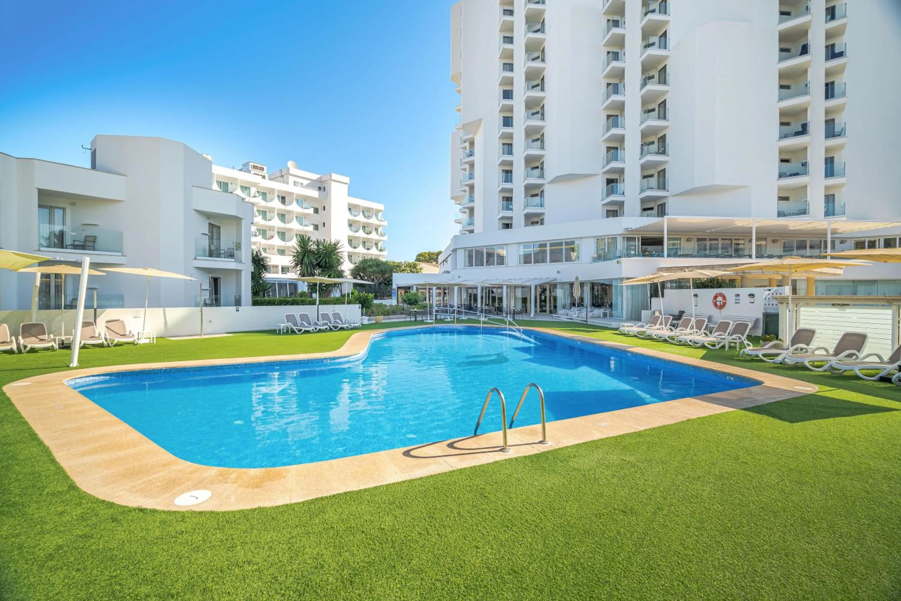 Swimming pool in THB Maria Isabel - Adults Only