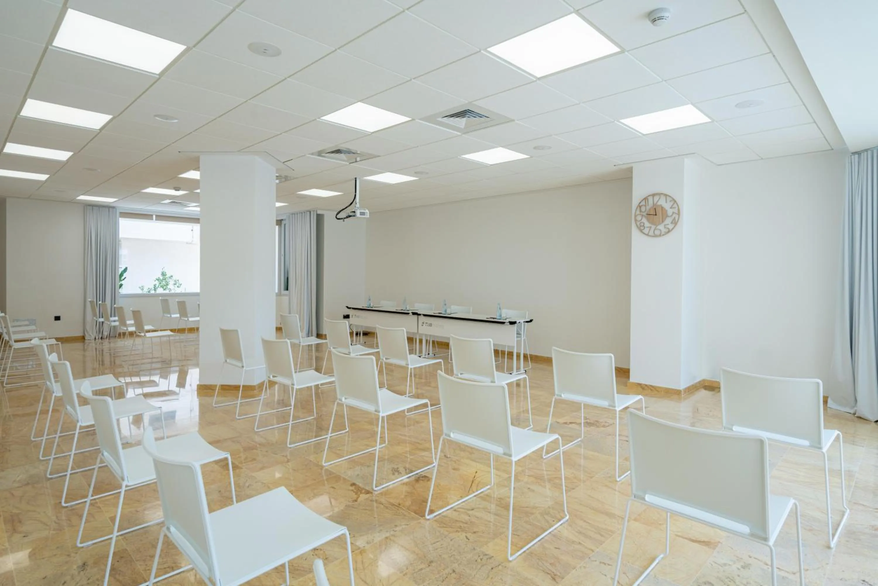 Meeting/conference room in THB Maria Isabel - Adults Only