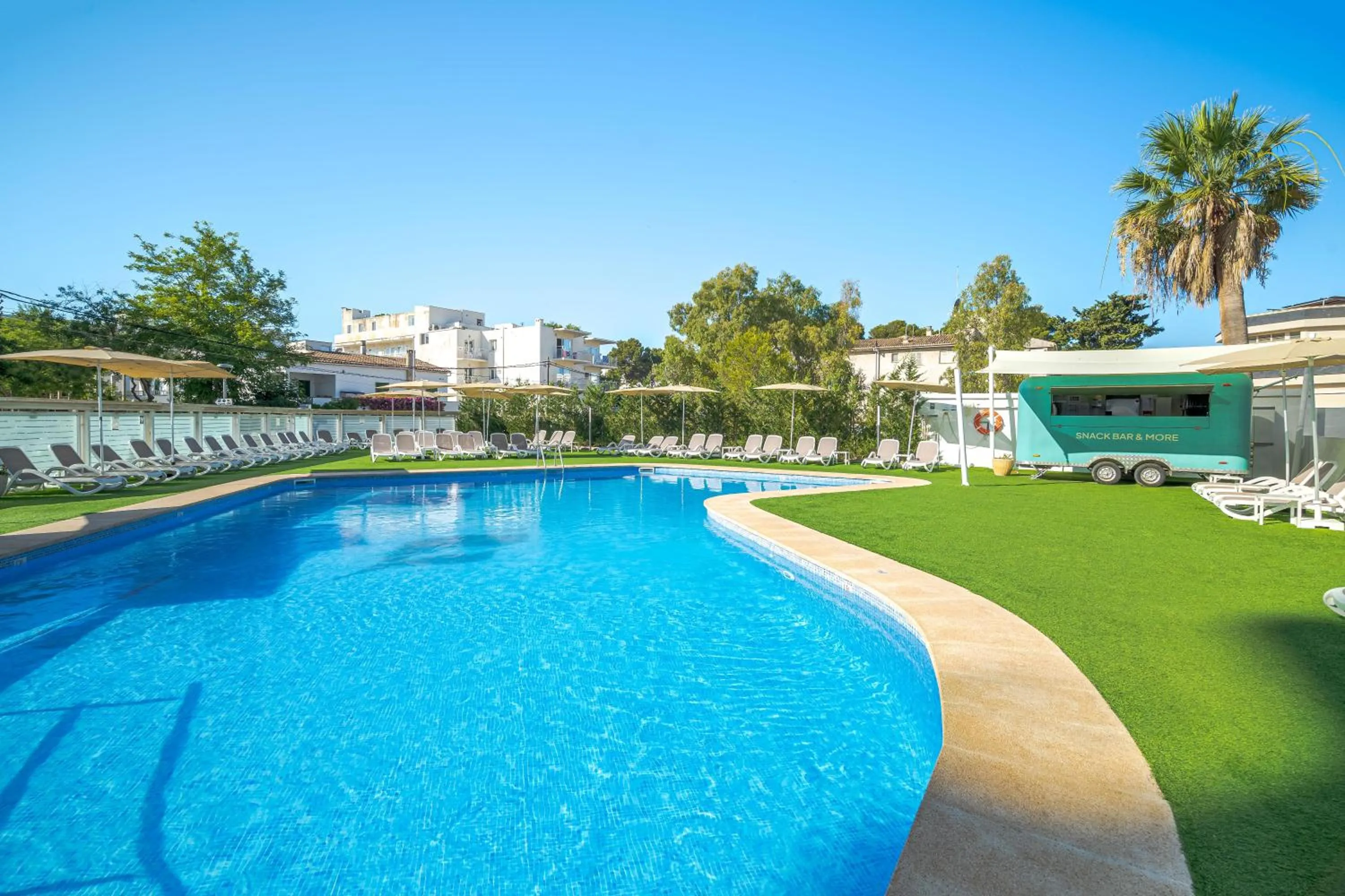 Swimming pool in THB Maria Isabel - Adults Only